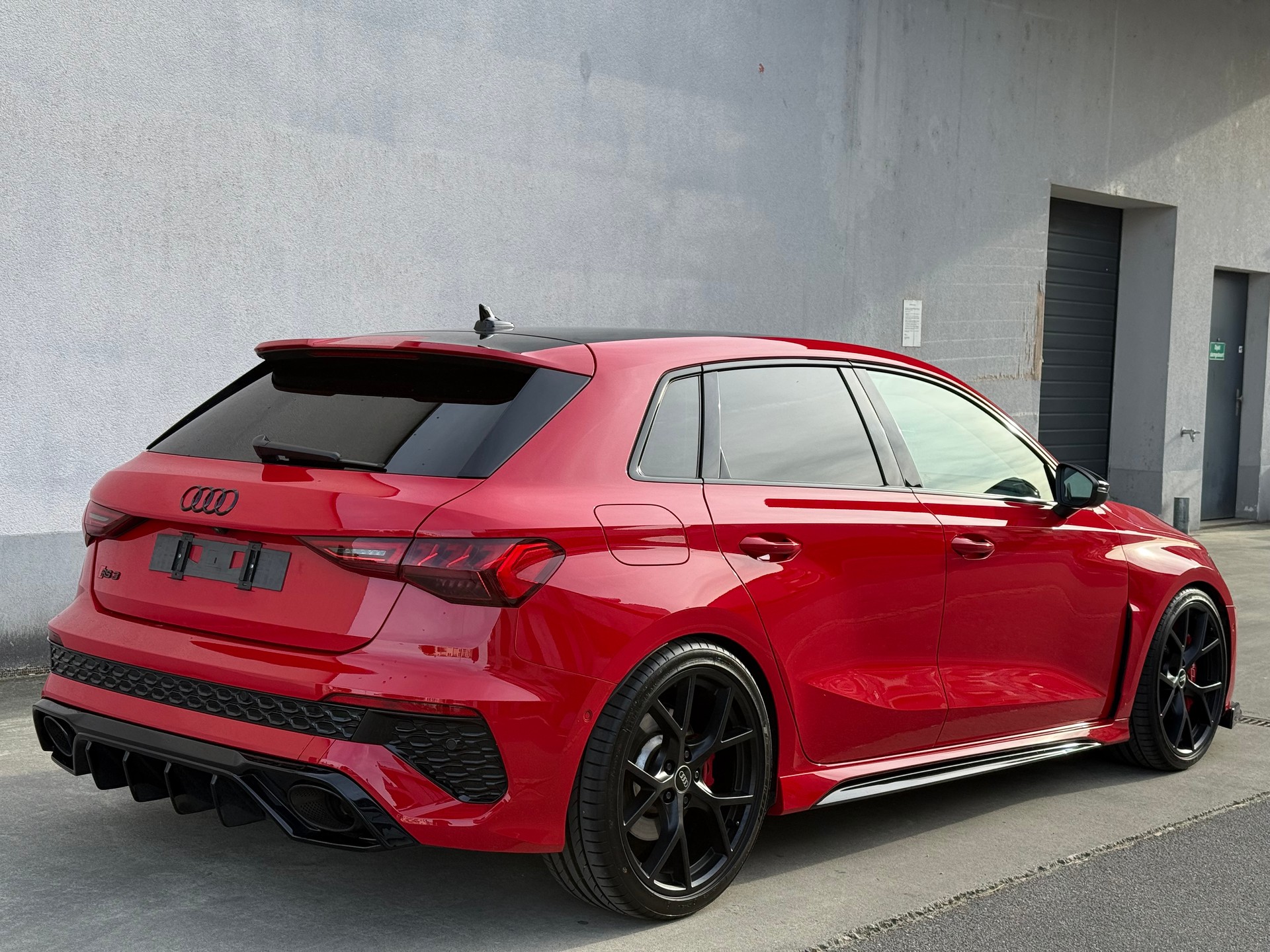 AUDI RS3 Sportback 2.5 TSI quattro S-tronic-image-7