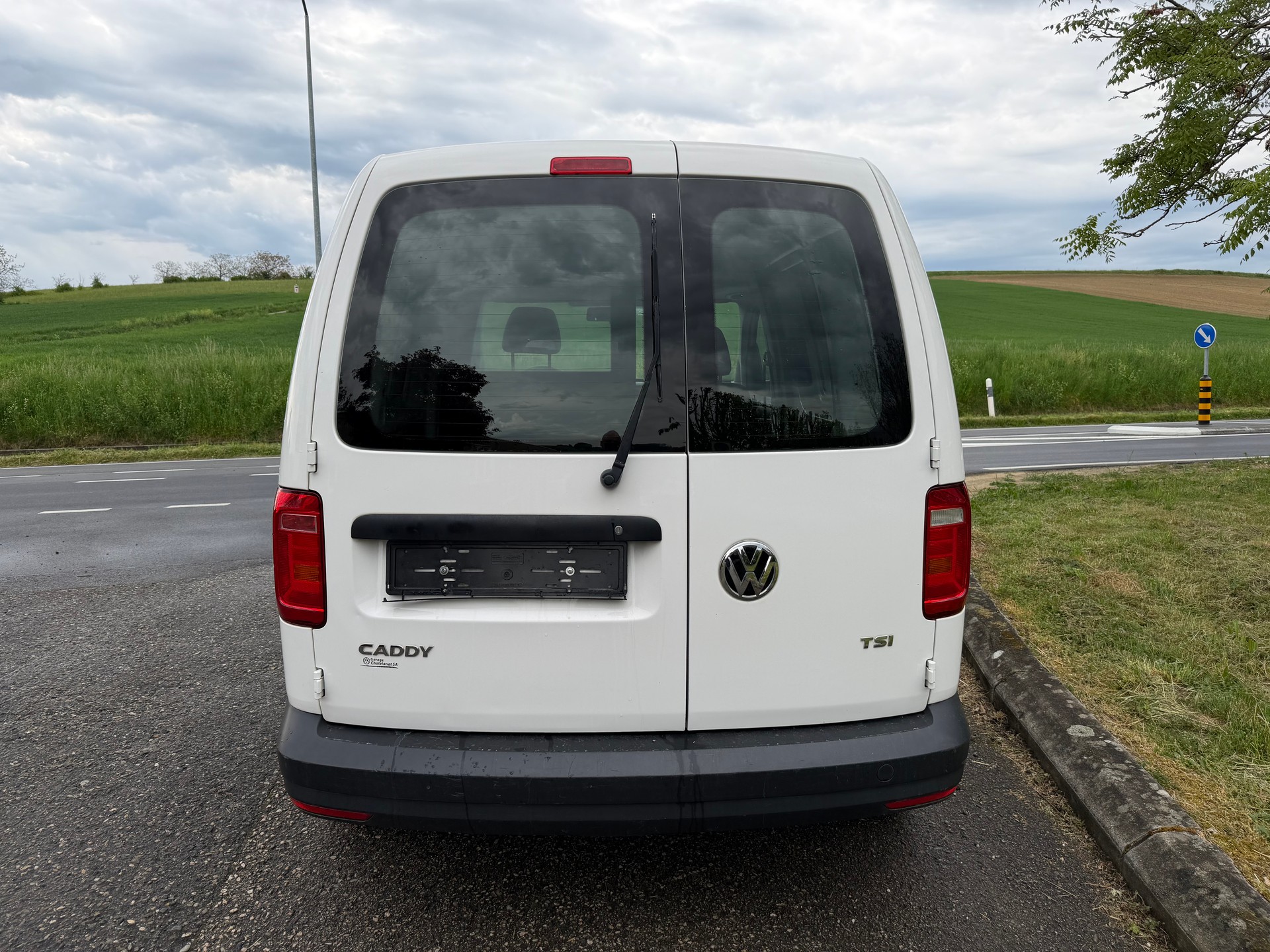 VW Caddy 1.2 TSI BlueMotion Technology-image-11