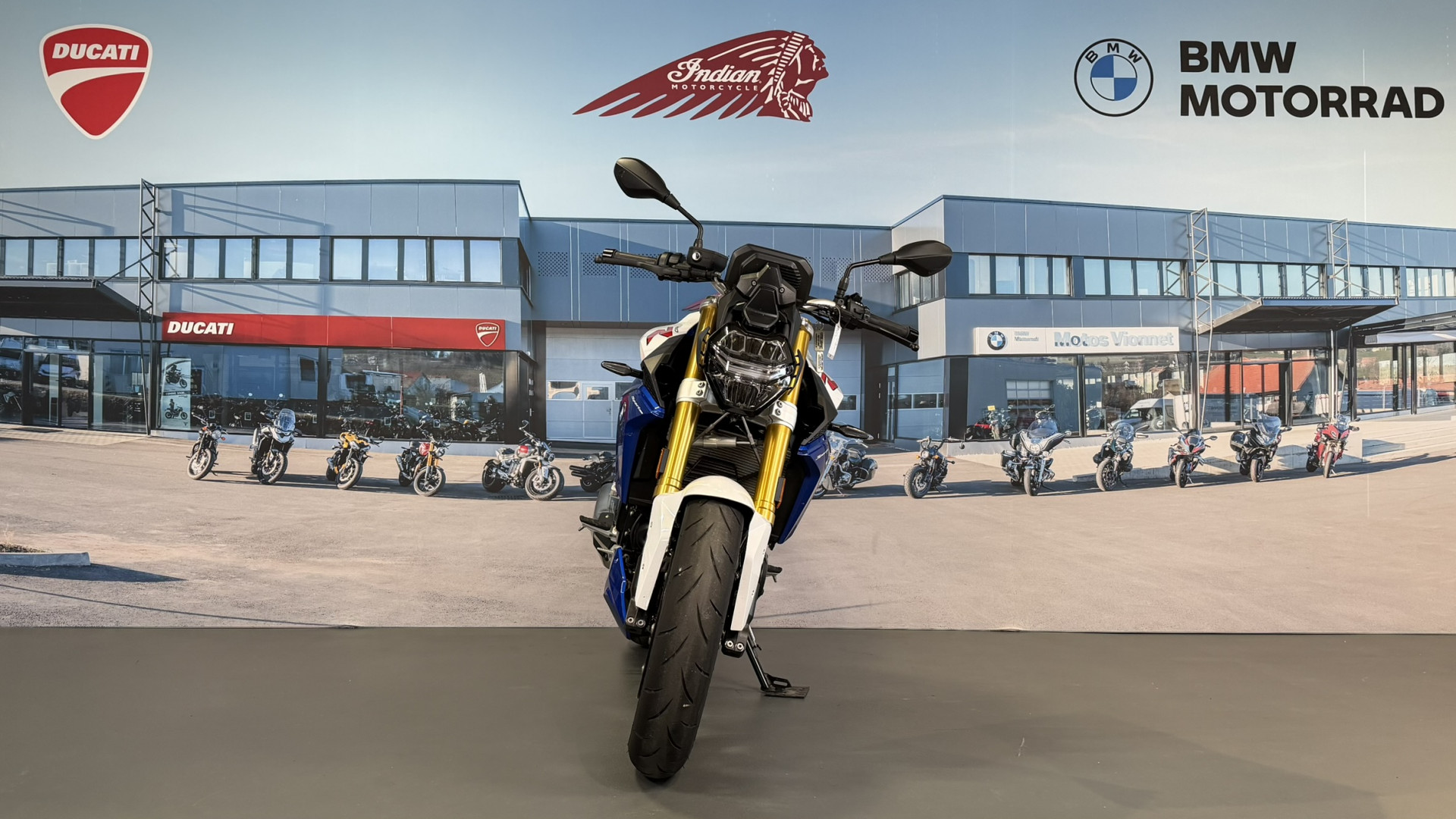 BMW F 900 R Sport-image-1