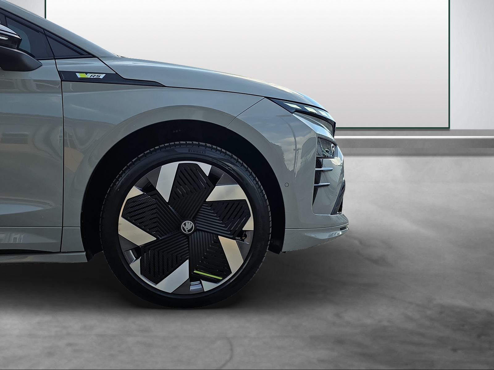 SKODA Enyaq 4x4 RS-image-14