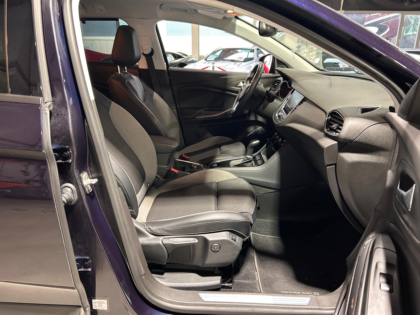OPEL Grandland X 1.2 T Ultimate-image-9