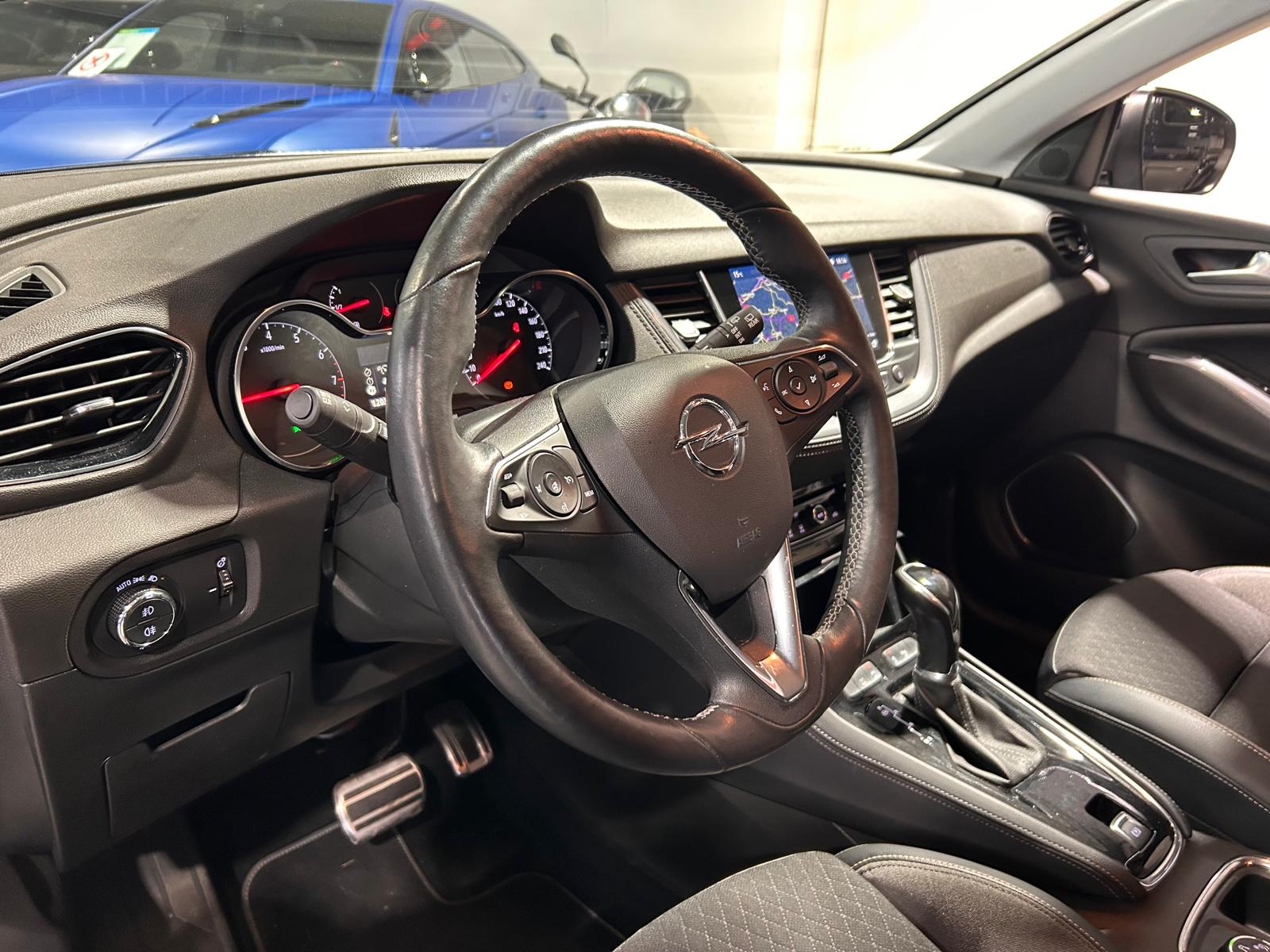 OPEL Grandland X 1.2 T Ultimate-image-10