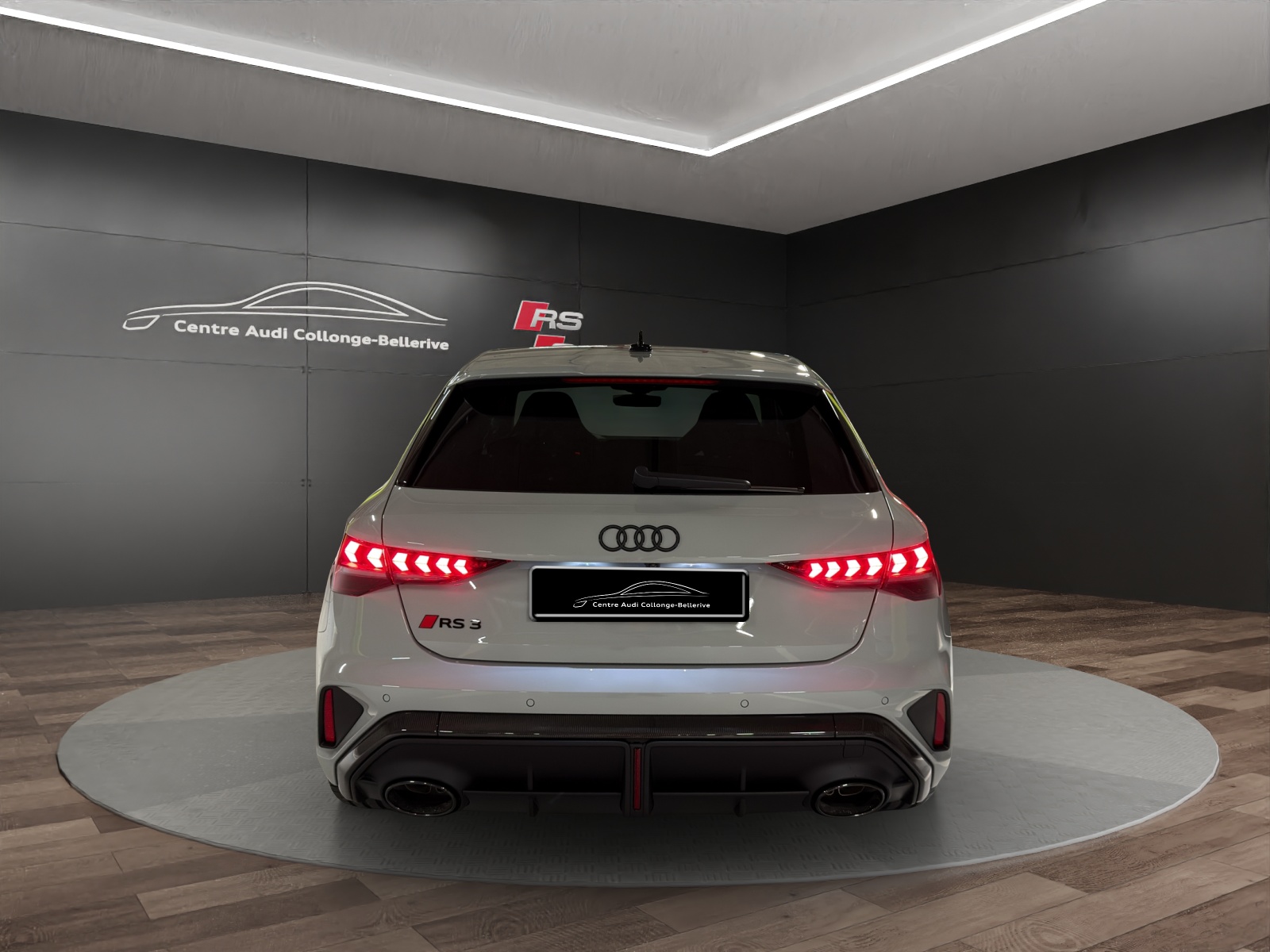 AUDI RS3 Sportback 2.5 TSI quattro S-tronic-image-4