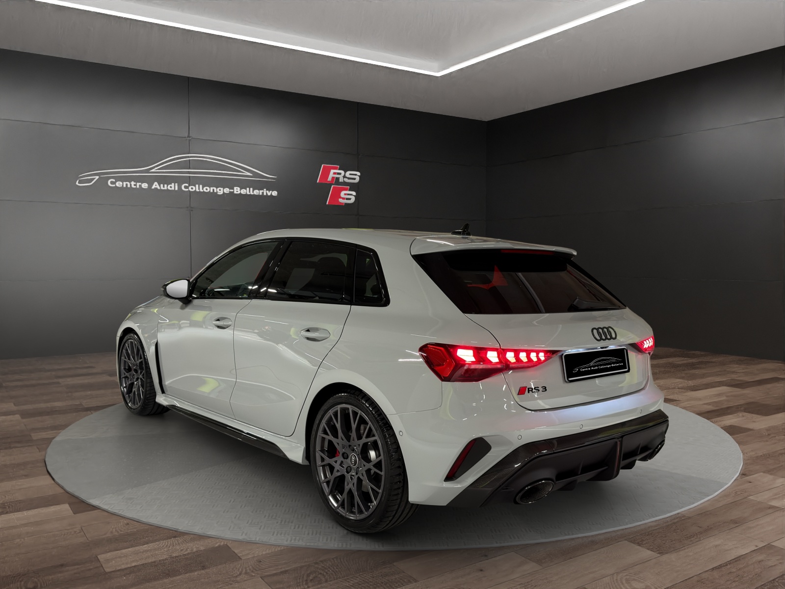 AUDI RS3 Sportback 2.5 TSI quattro S-tronic-showroom-element-3