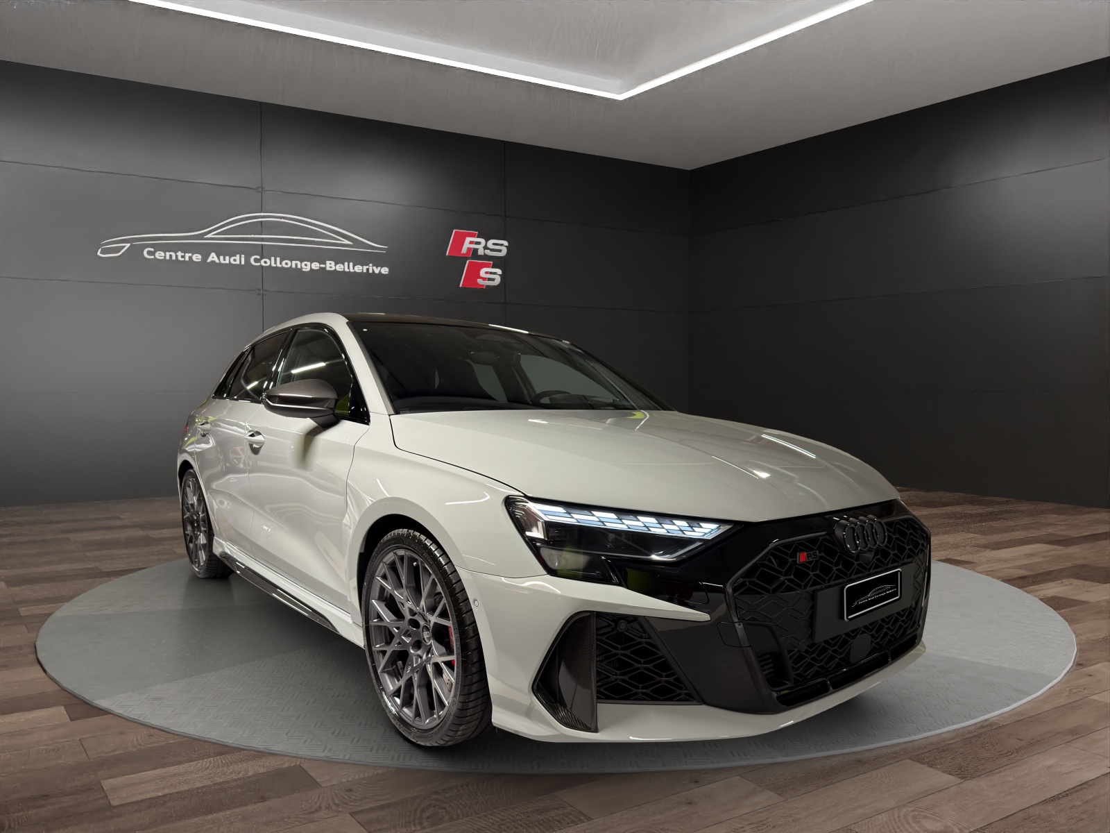 AUDI RS3 Sportback 2.5 TSI quattro S-tronic-image-6