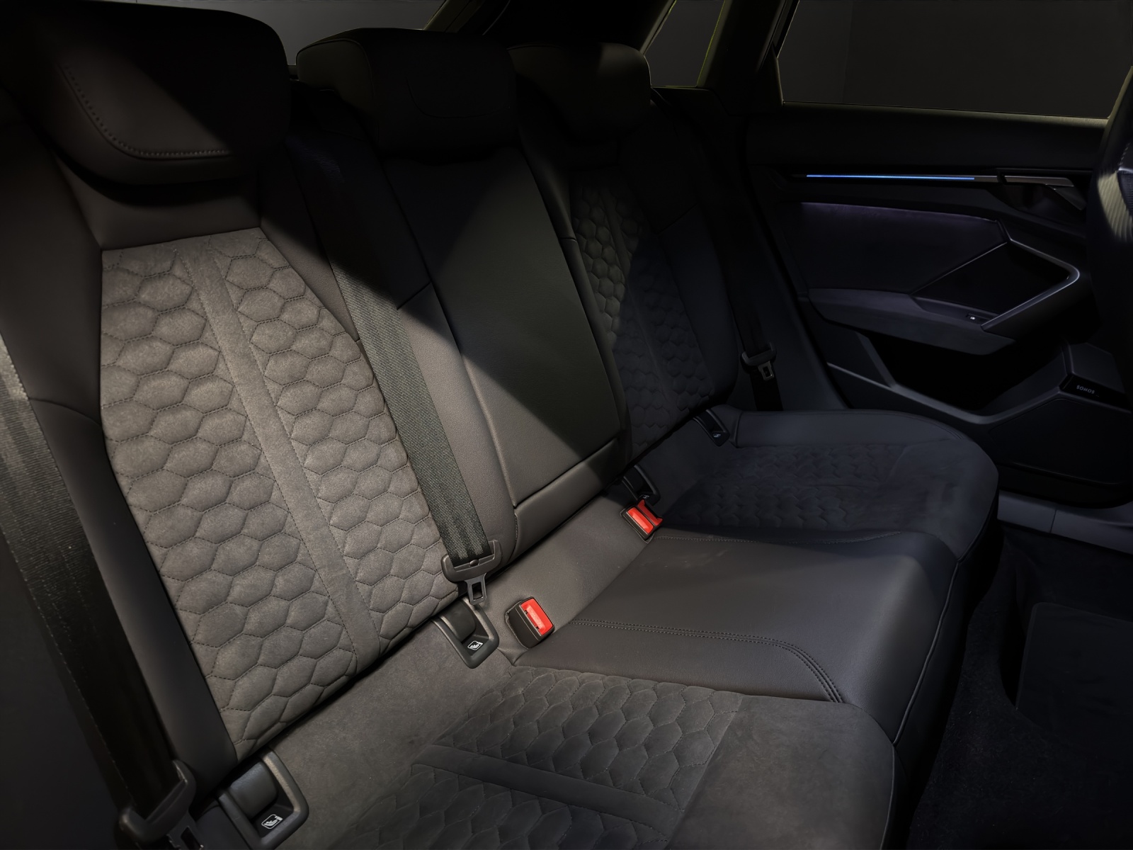 AUDI RS3 Sportback 2.5 TSI quattro S-tronic-image-14