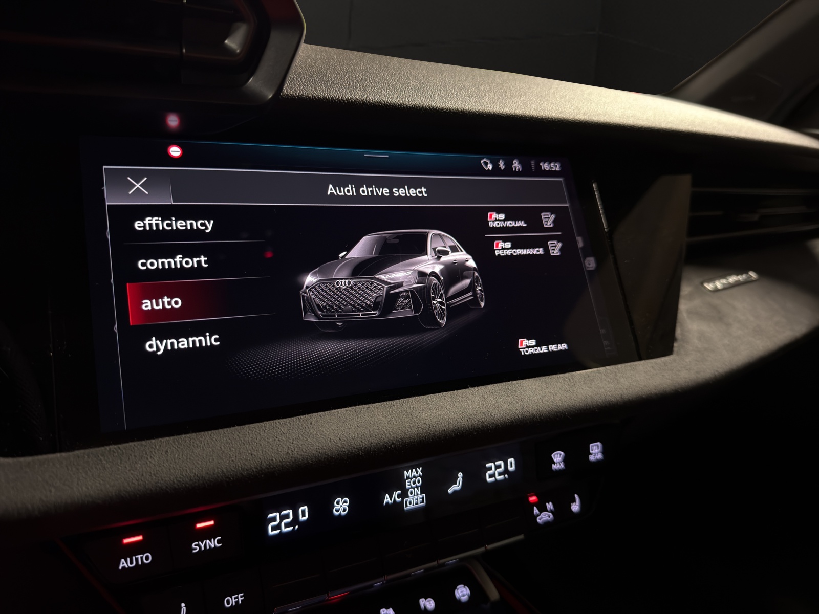 AUDI RS3 Sportback 2.5 TSI quattro S-tronic-image-23