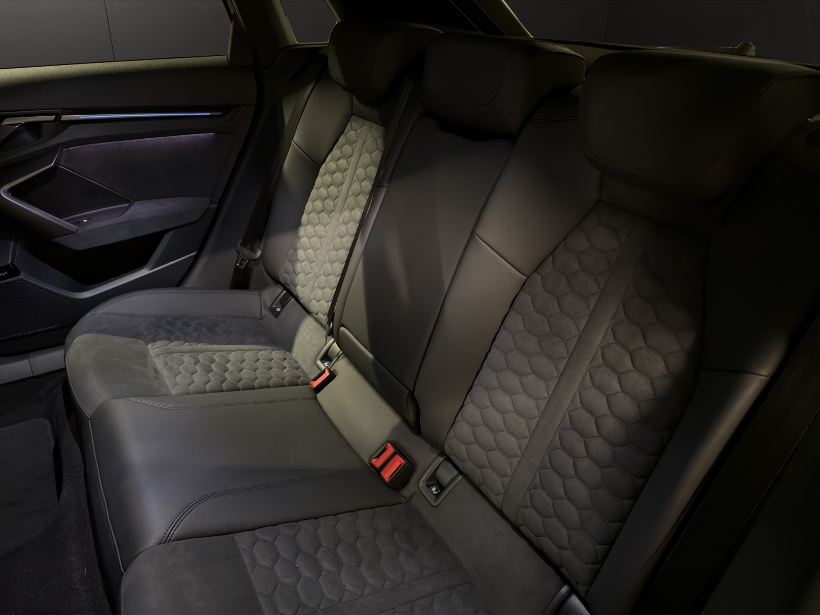 AUDI RS3 Sportback 2.5 TSI quattro S-tronic-image-10