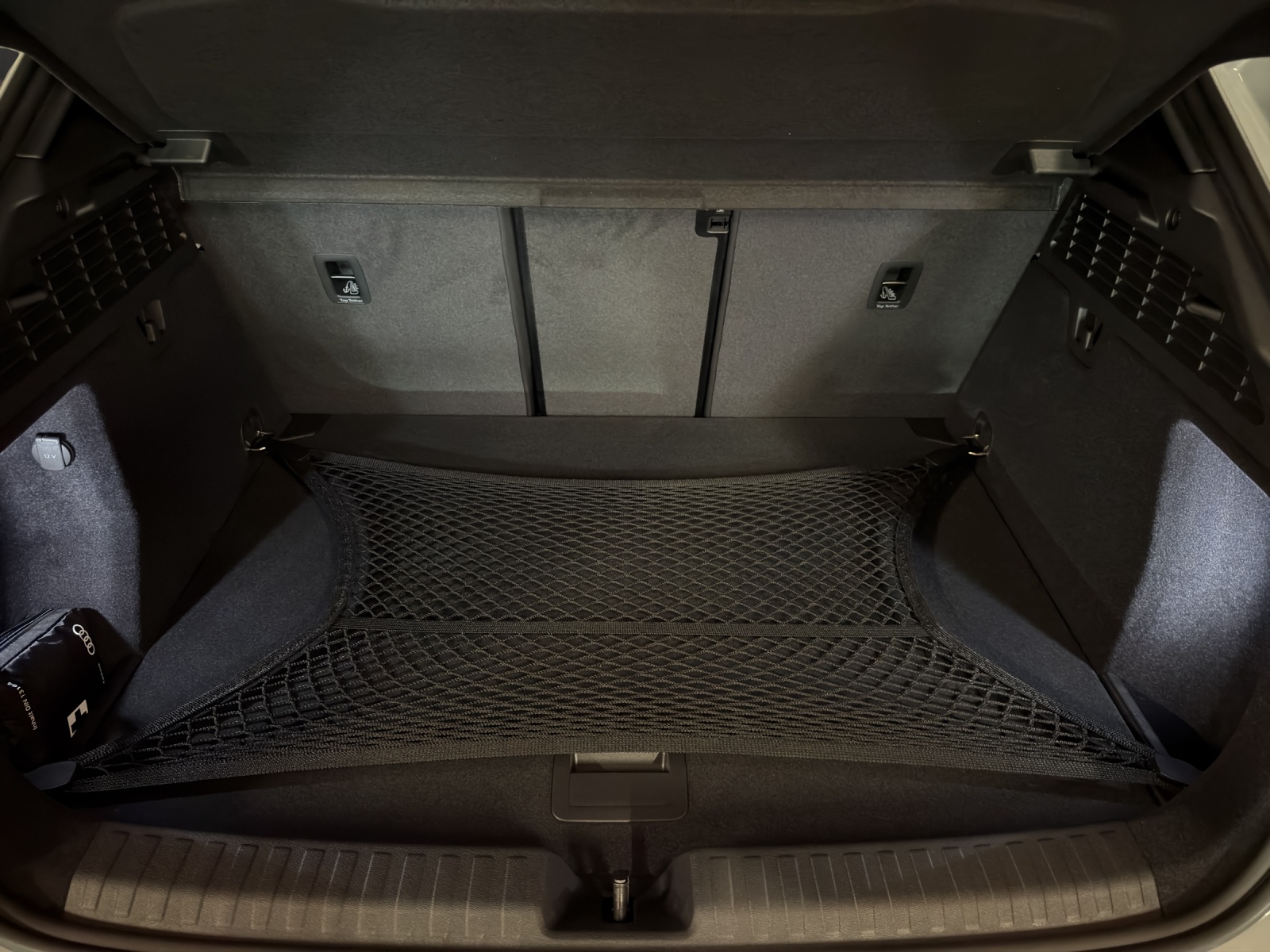 AUDI RS3 Sportback 2.5 TSI quattro S-tronic-image-15