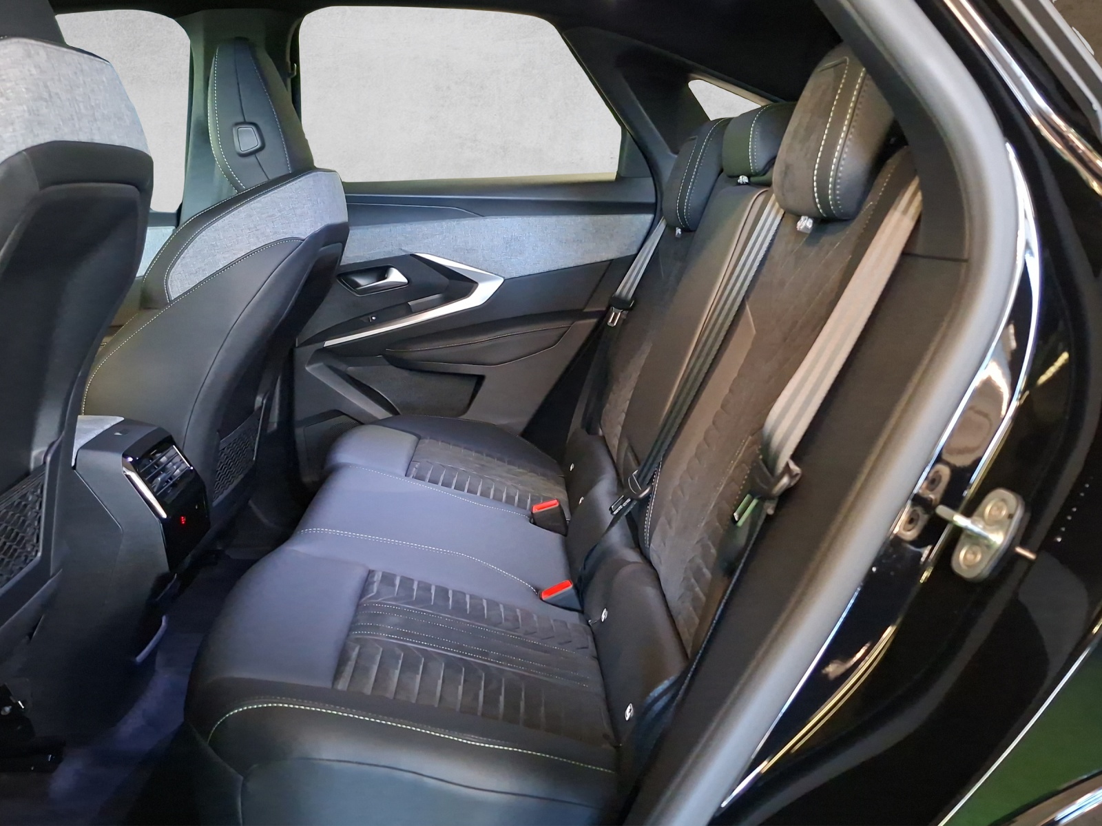 PEUGEOT 3008 e-GT Exclusive AWD 73kWh-image-11