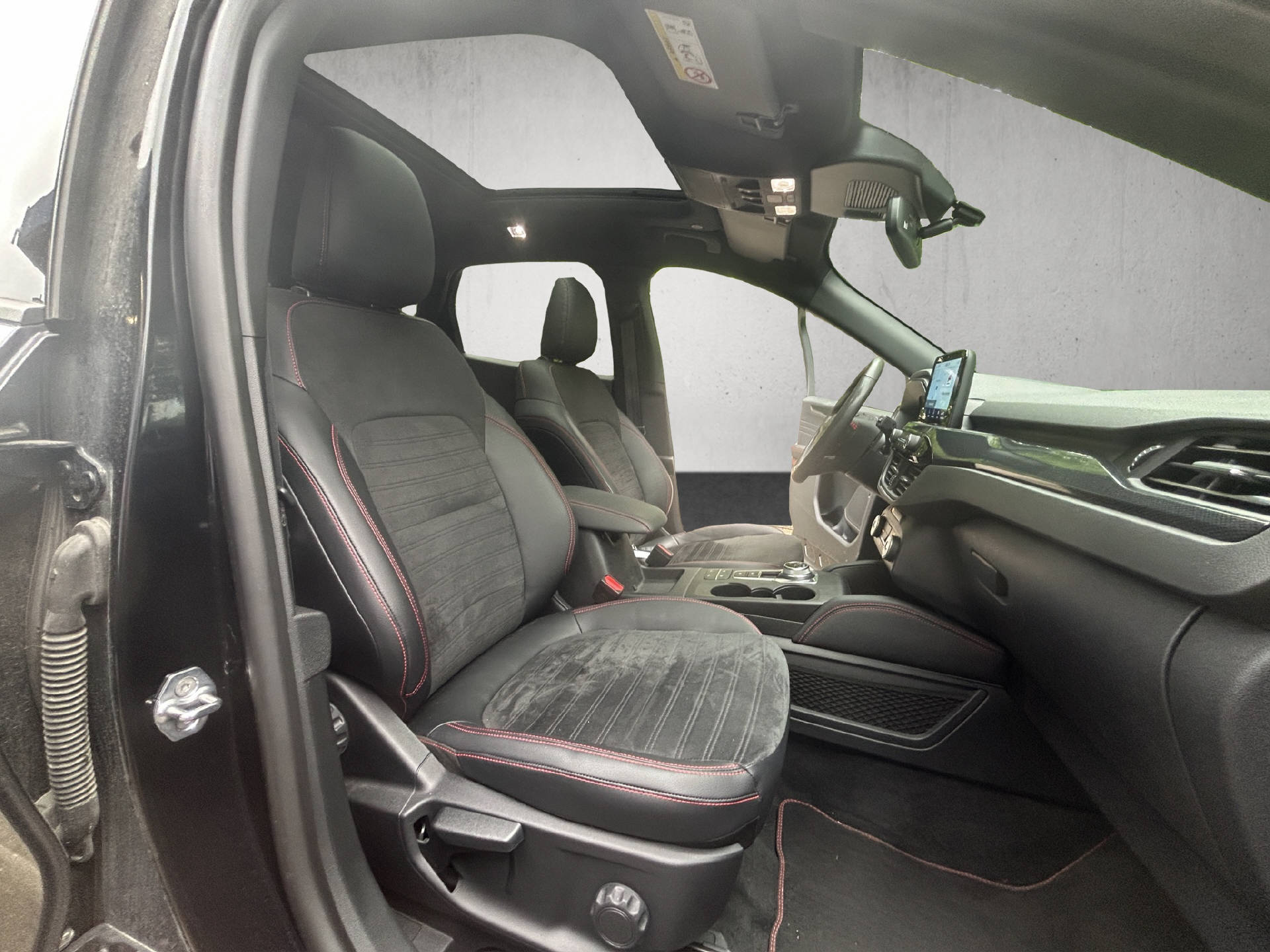 FORD Kuga 2.5 Hybrid ST-Line X 4x4-image-18