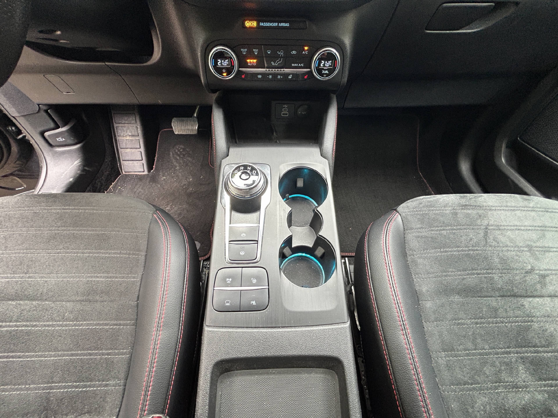 FORD Kuga 2.5 Hybrid ST-Line X 4x4-image-16