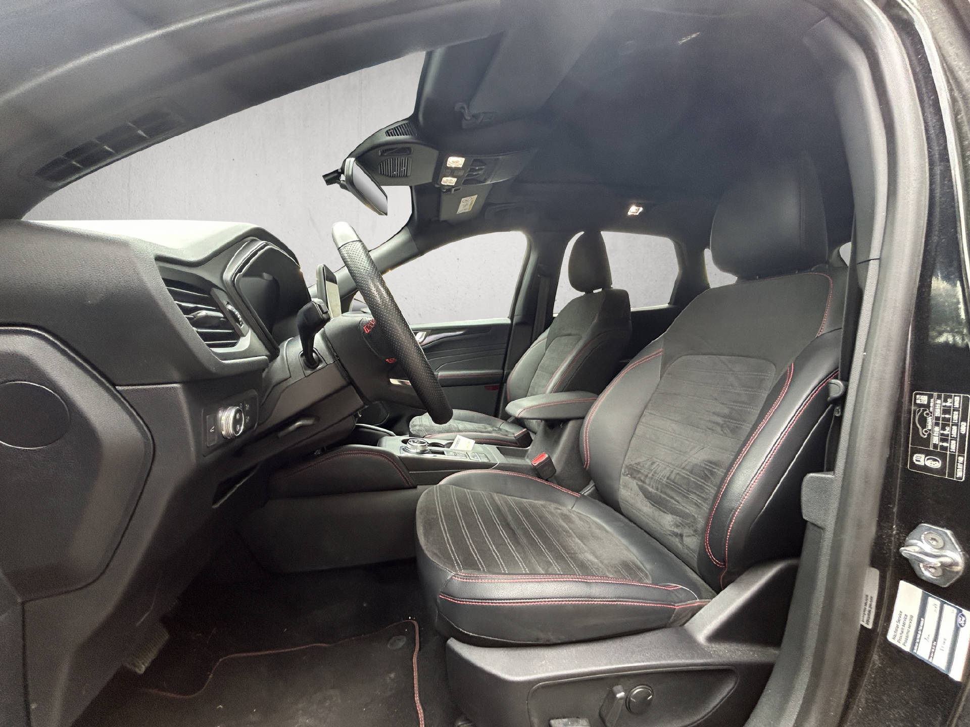 FORD Kuga 2.5 Hybrid ST-Line X 4x4-image-9