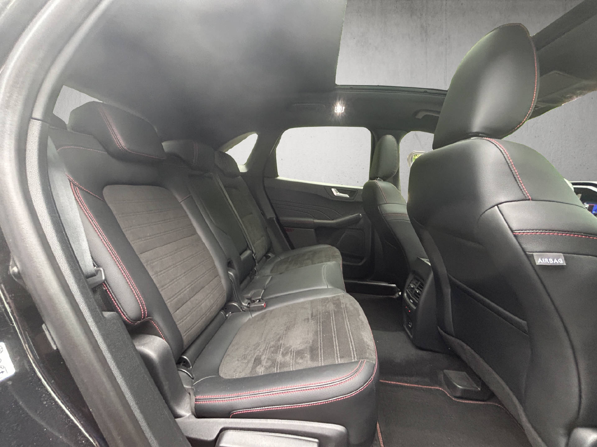 FORD Kuga 2.5 Hybrid ST-Line X 4x4-image-19