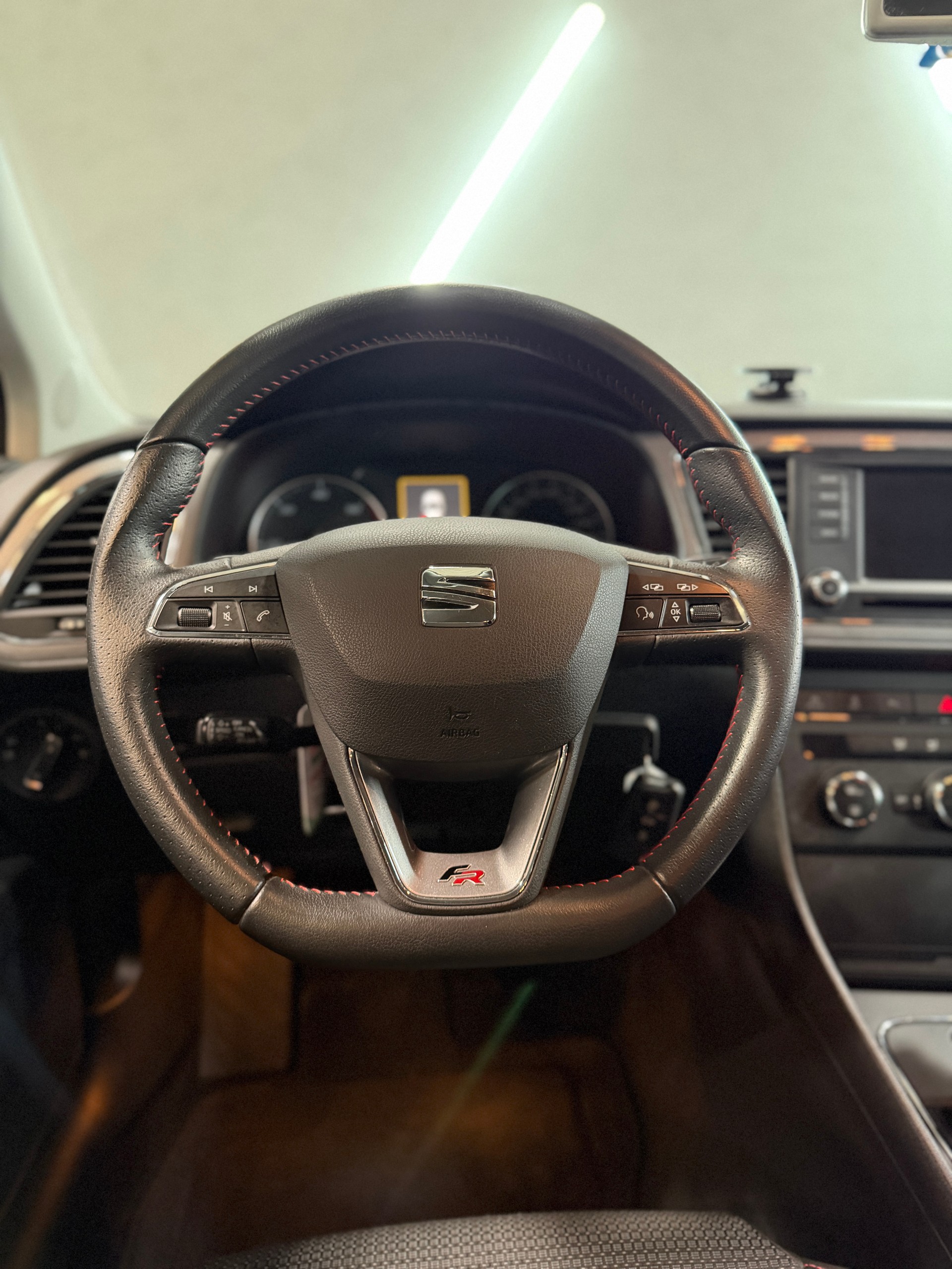 SEAT Leon 2.0 TDI FR DSG-image-14