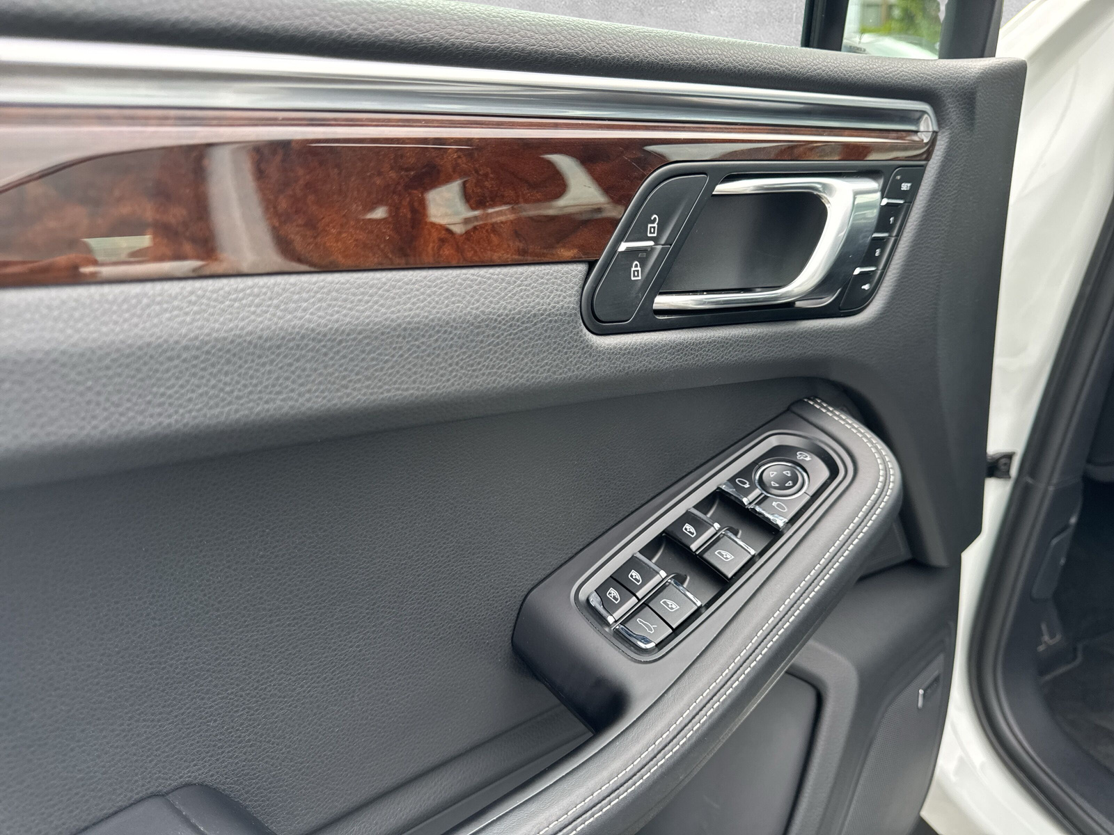 PORSCHE Macan S 2.9 V6 (CH)-image-16