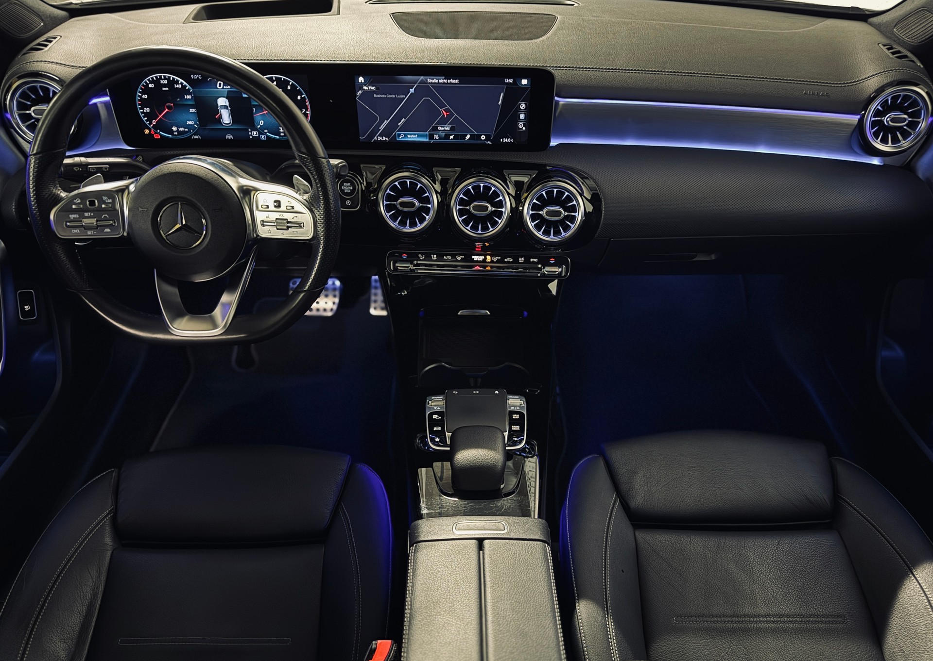 MERCEDES-BENZ CLA 250 Shooting Brake AMG Line 4Matic-image-9