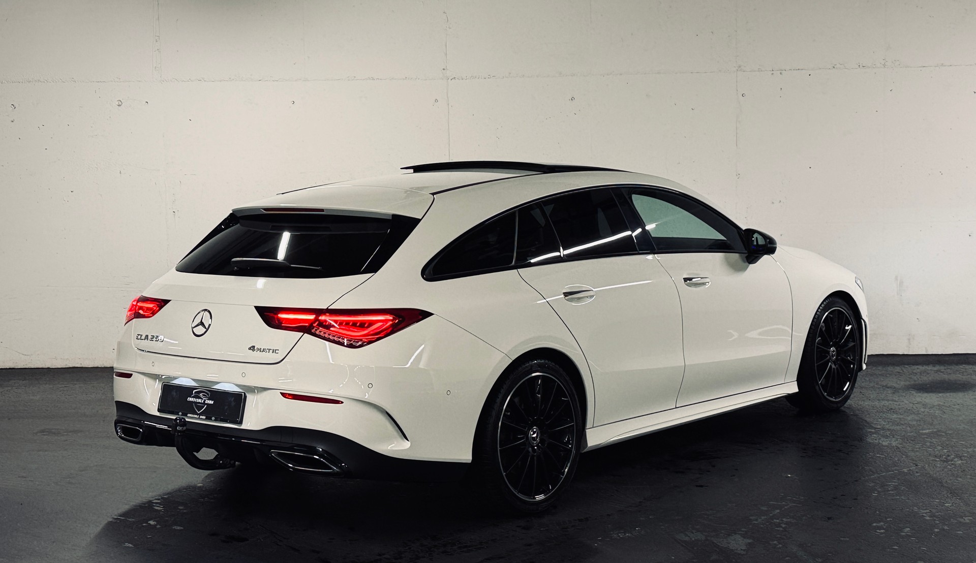 MERCEDES-BENZ CLA 250 Shooting Brake AMG Line 4Matic-image-2