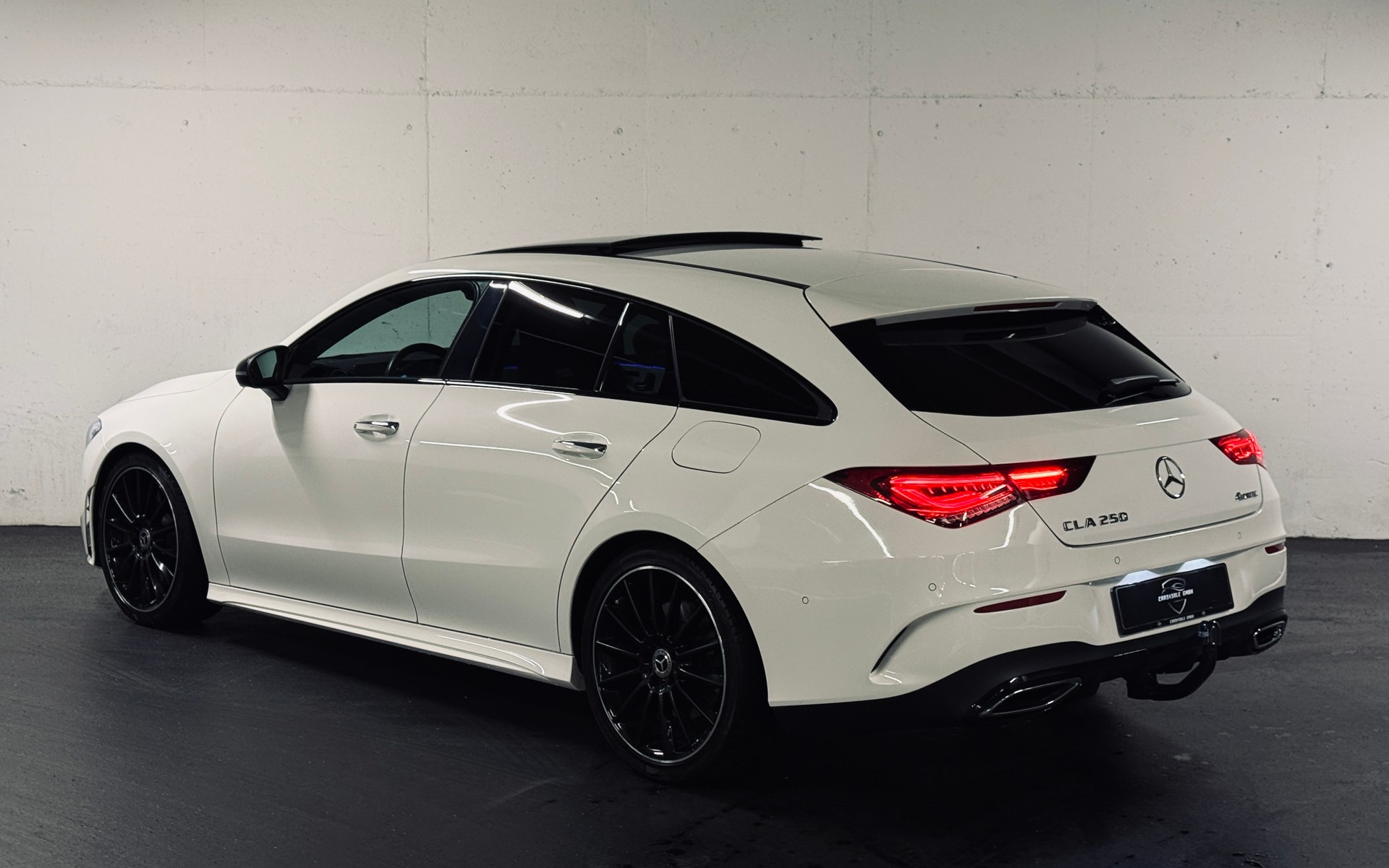MERCEDES-BENZ CLA 250 Shooting Brake AMG Line 4Matic-image-3