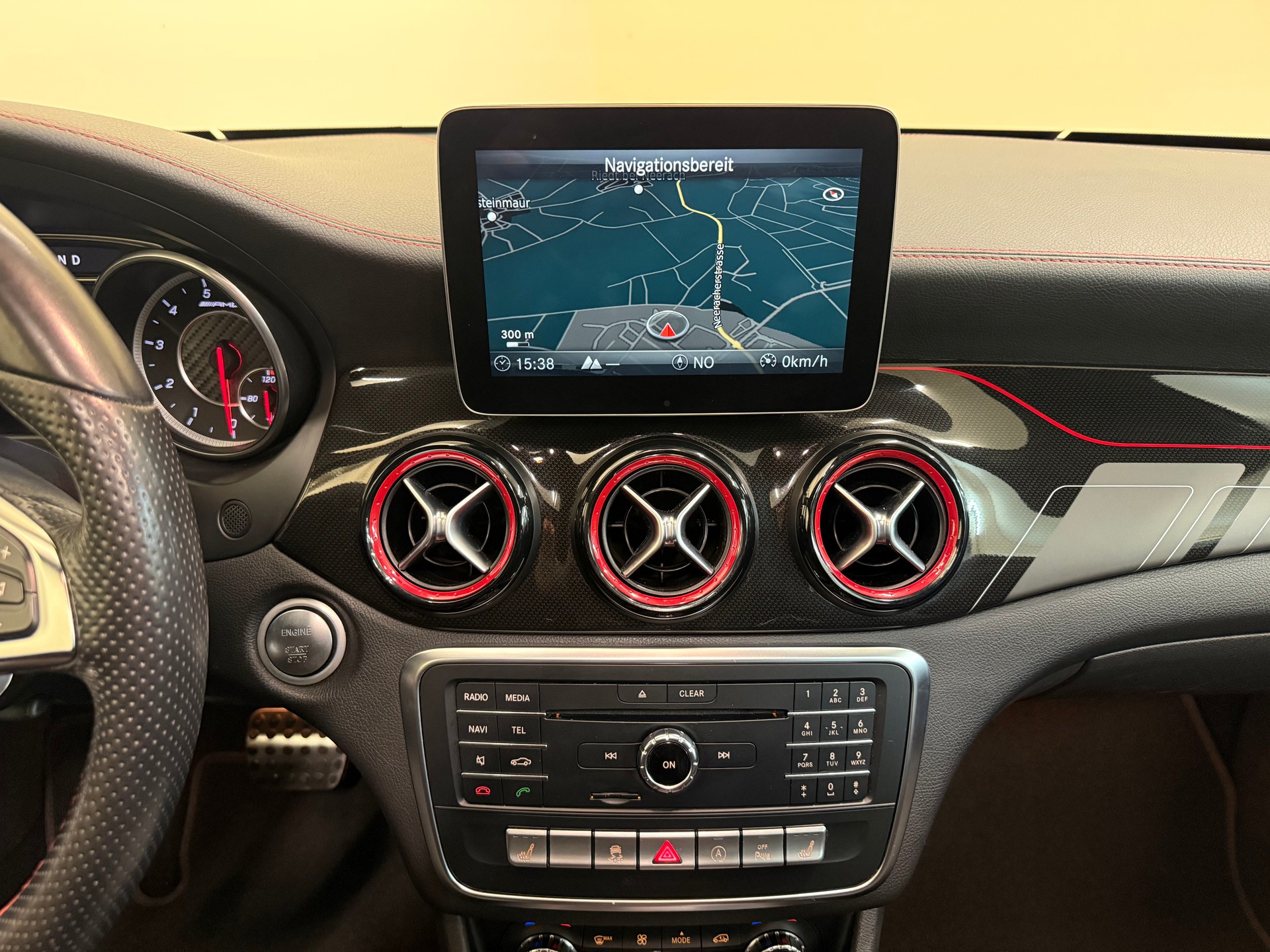 MERCEDES-BENZ CLA 45 AMG 4Matic Speedshift-image-14