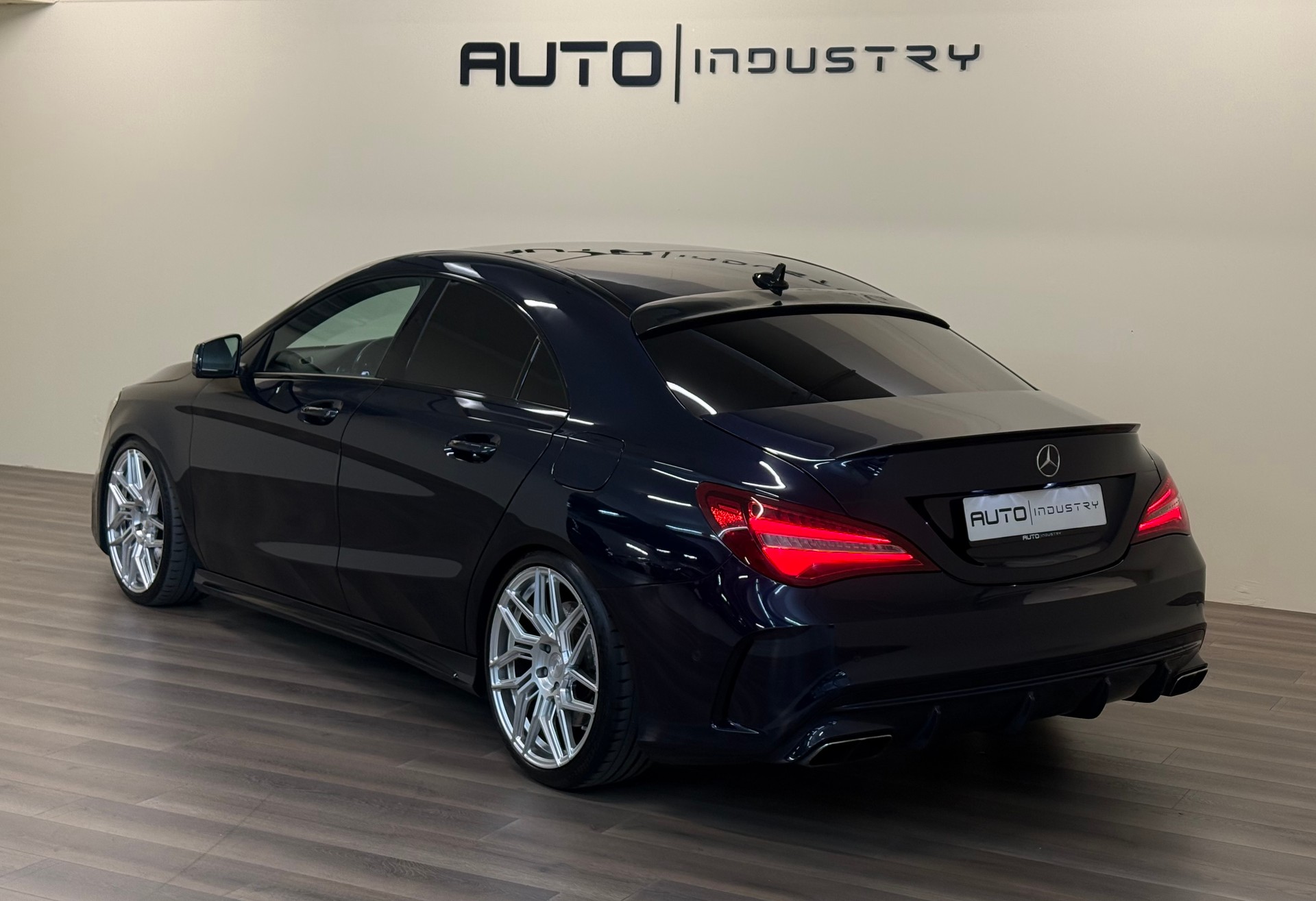 MERCEDES-BENZ CLA 45 AMG 4Matic Speedshift-image-9