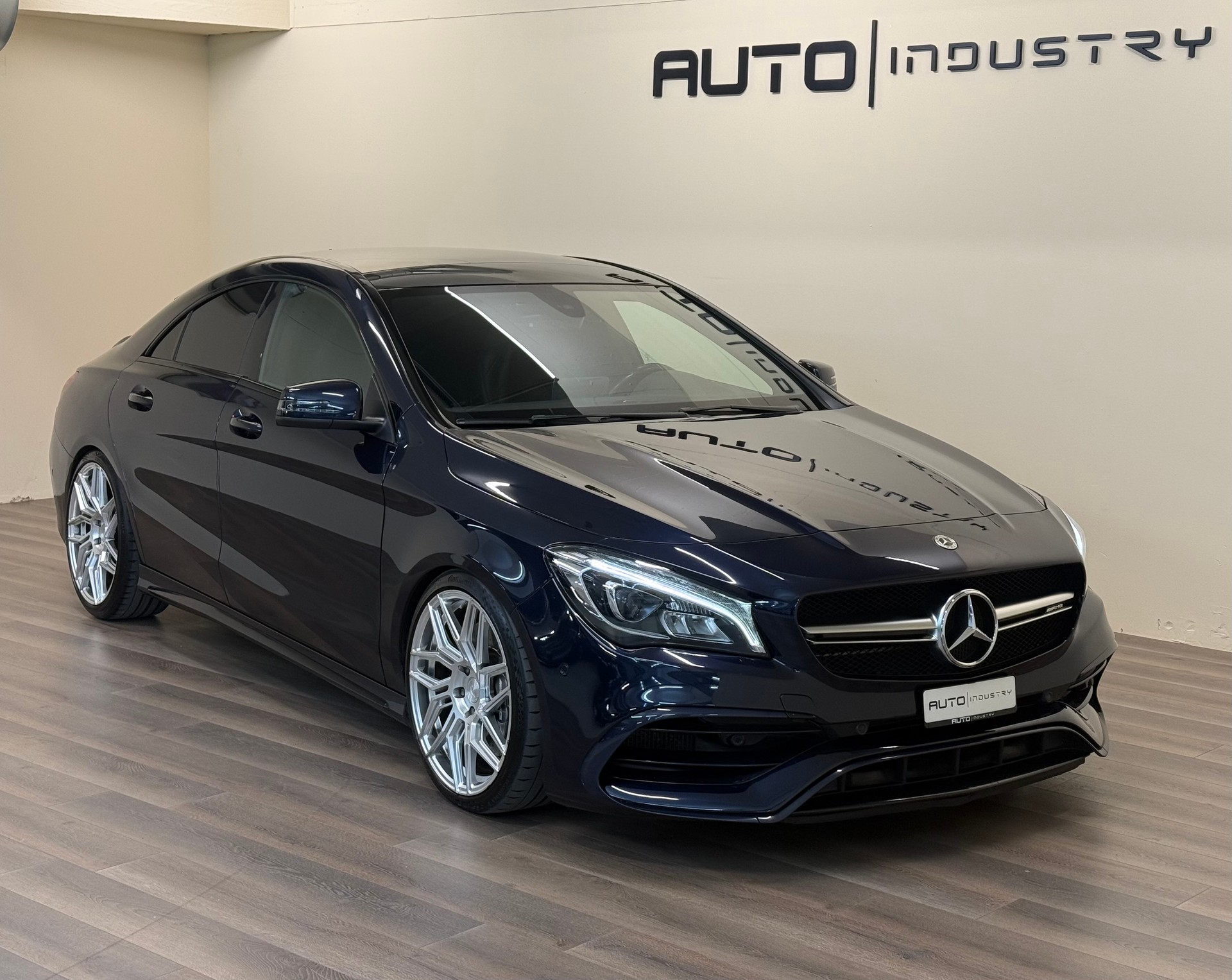 MERCEDES-BENZ CLA 45 AMG 4Matic Speedshift-image-4