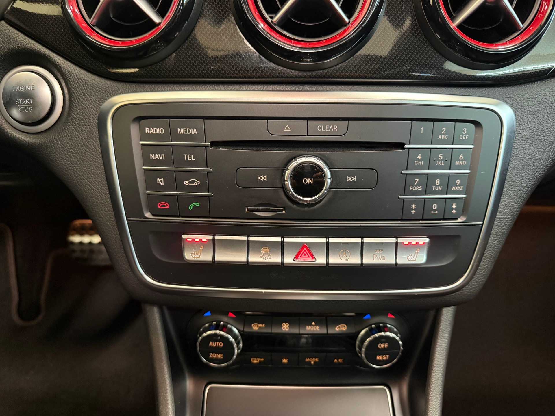 MERCEDES-BENZ CLA 45 AMG 4Matic Speedshift-image-16