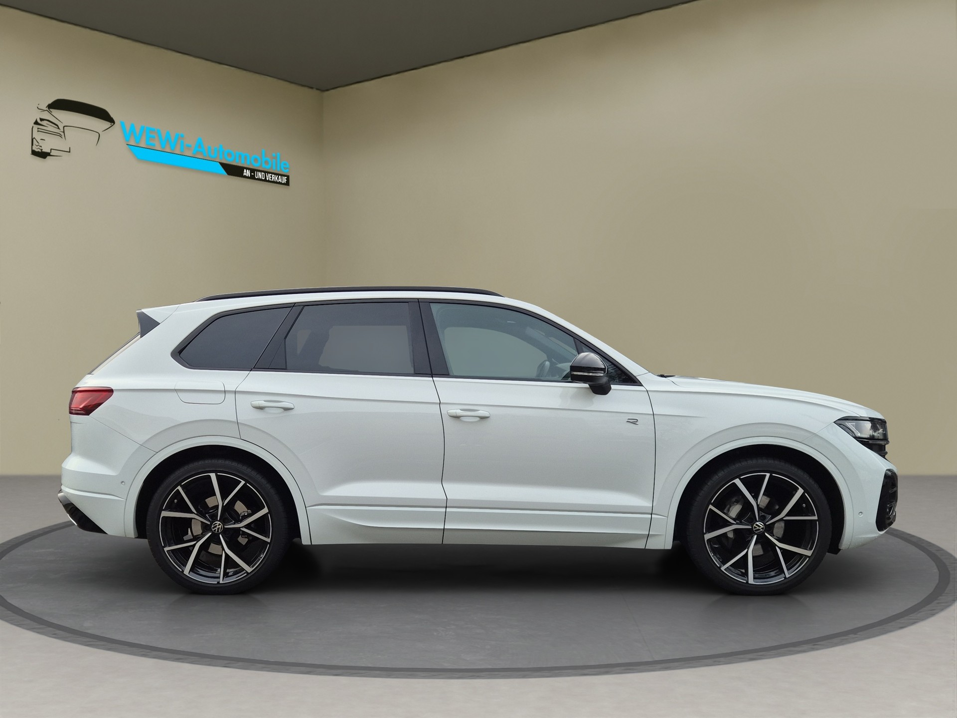 VW Touareg 3.0 TDI R-Line Tiptronic-showroom-element-1