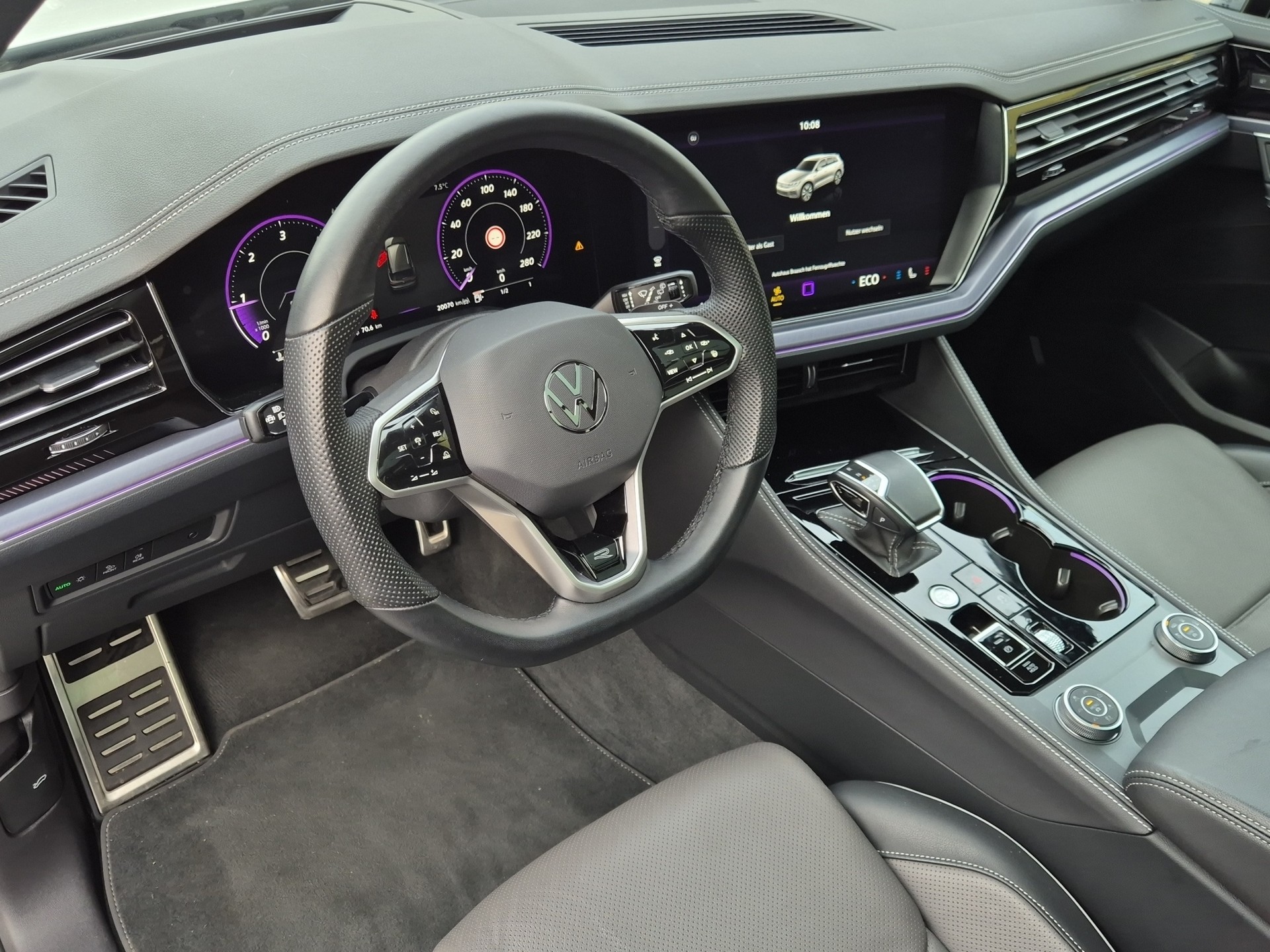 VW Touareg 3.0 TDI R-Line Tiptronic-image-9