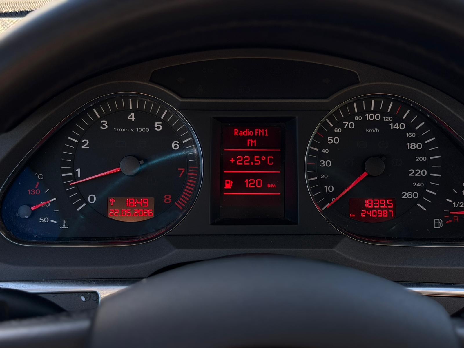 AUDI A6 Limousine 2.4 V6-image-12