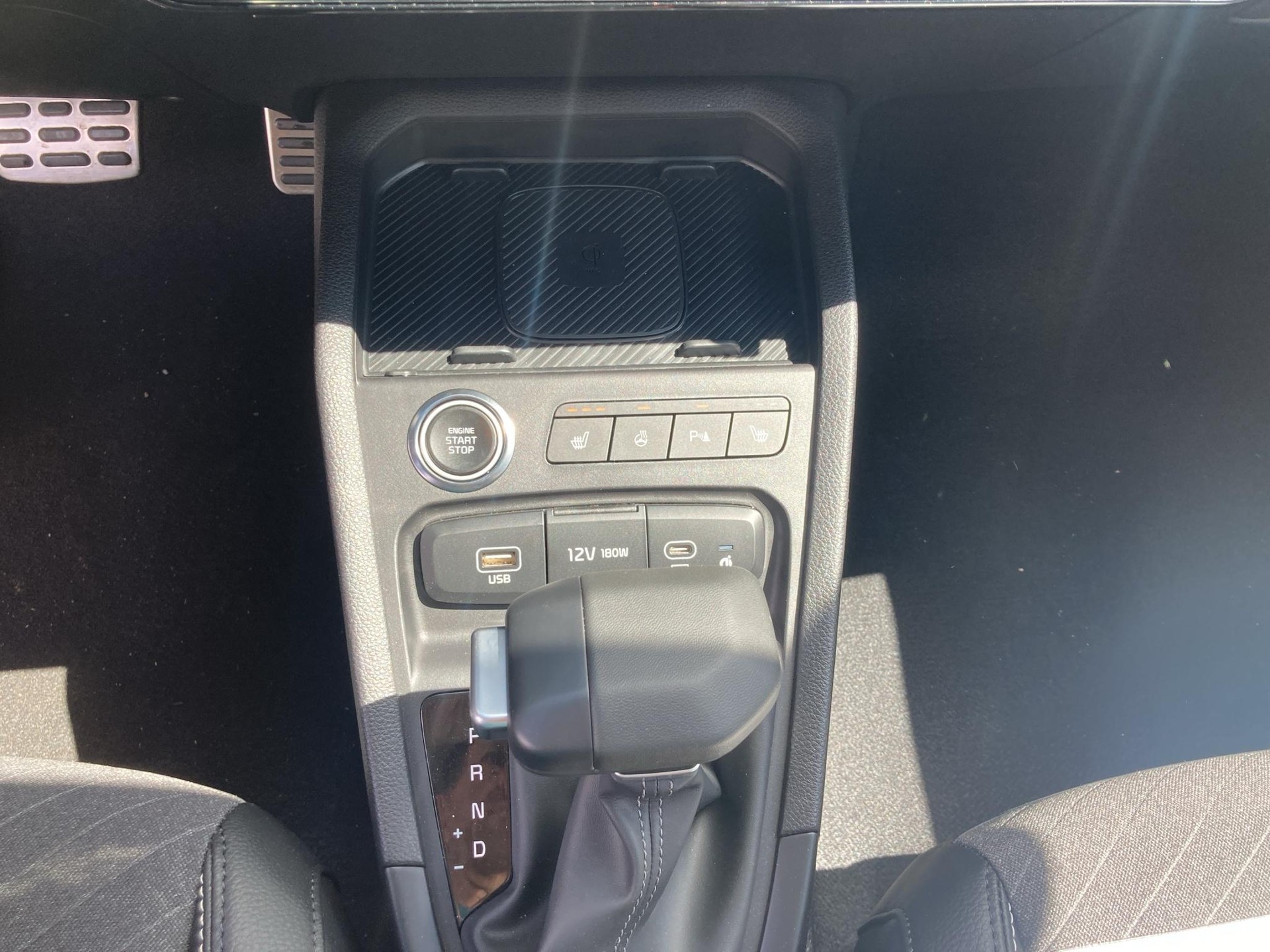 KIA Stonic 1.0 T-GDi MHEV GT-Line-image-9