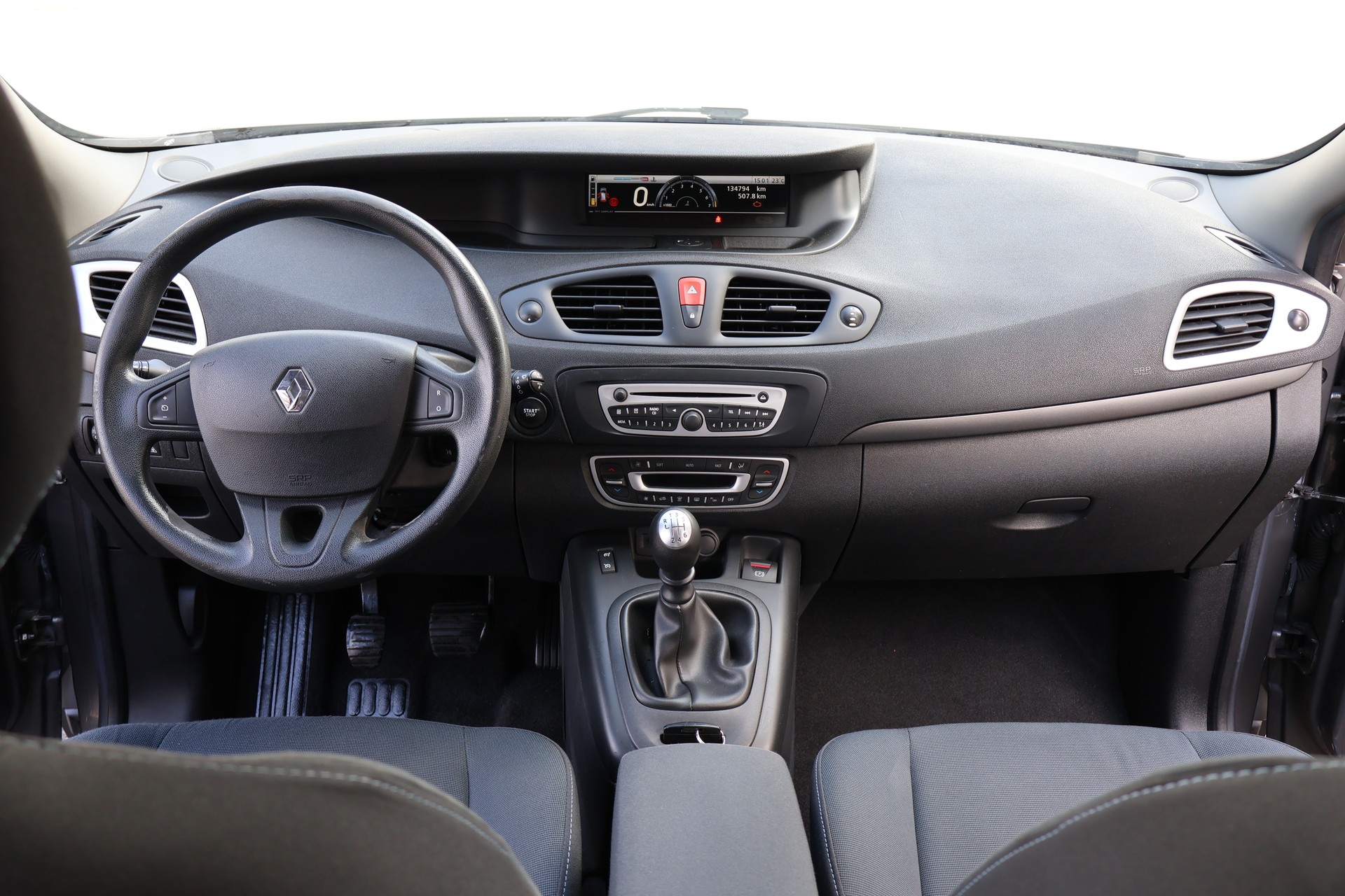 RENAULT Scénic 1.4 16V Turbo Expression-image-13