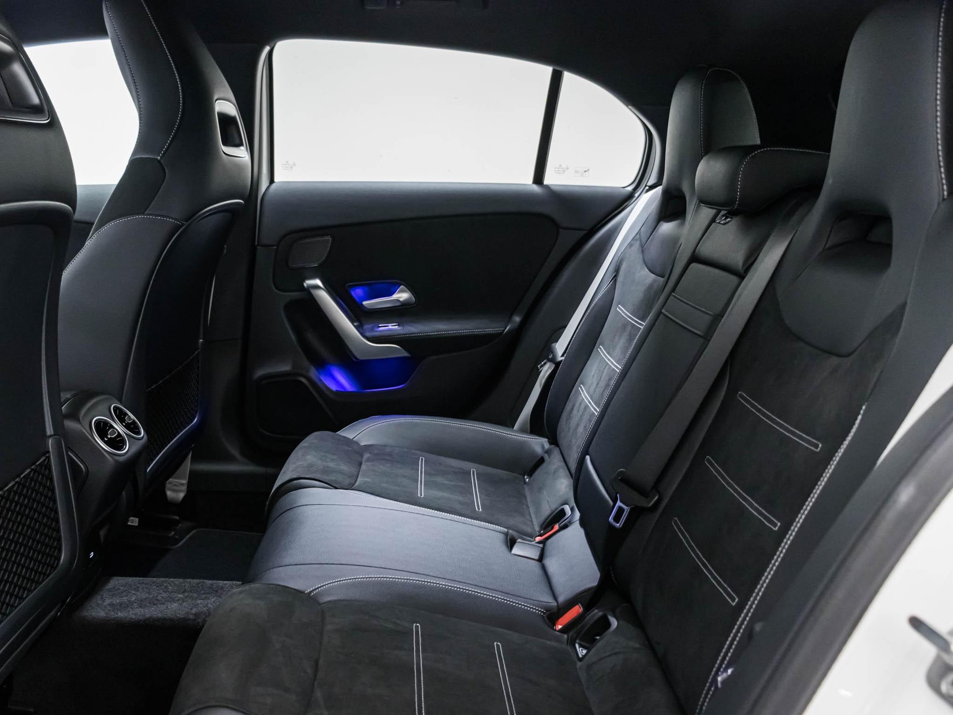 MERCEDES-BENZ A 250 4MATIC-image-7