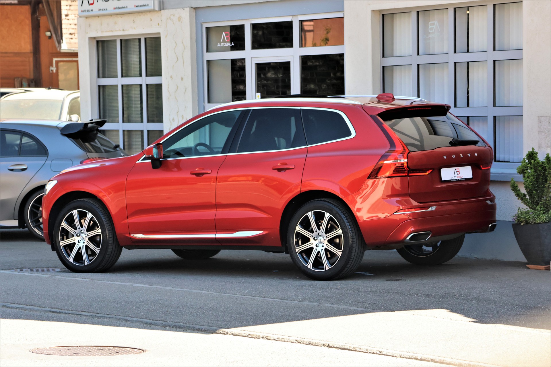 VOLVO XC60 T5 AWD Inscription Geartronic (CH) + 2.4T AHK-image-5