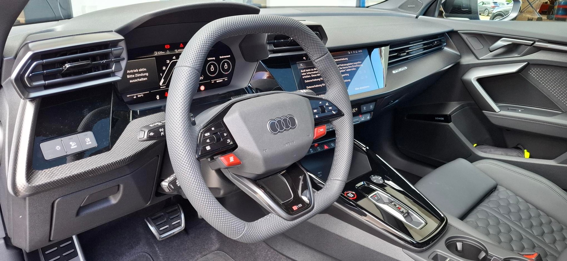 AUDI RS3 Sportback 2.5 TSI quattro S-tronic-image-11
