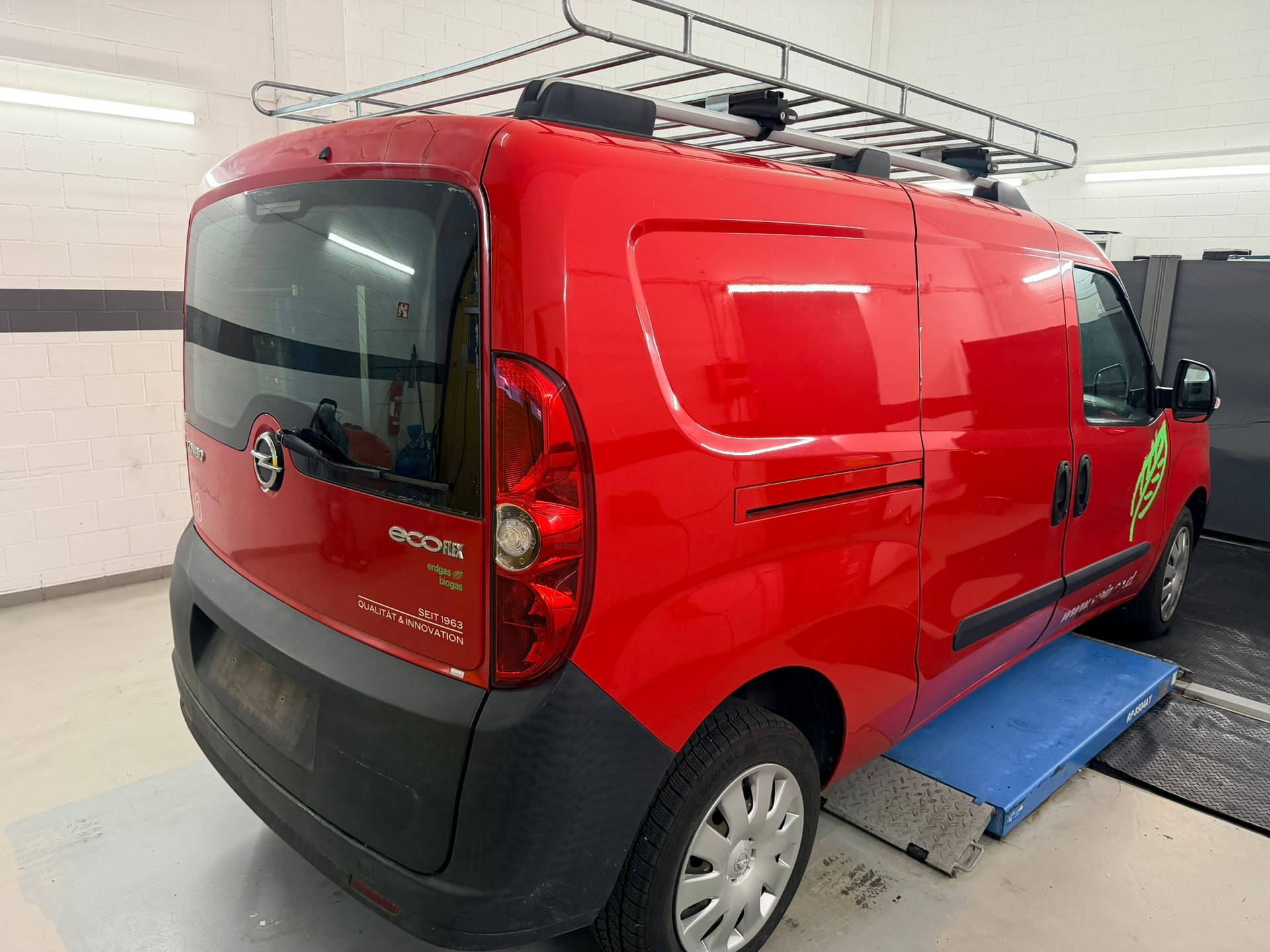 OPEL Combo 1.4 CNG Turbo ecoFLEX 2.4 L2H1-showroom-element-3