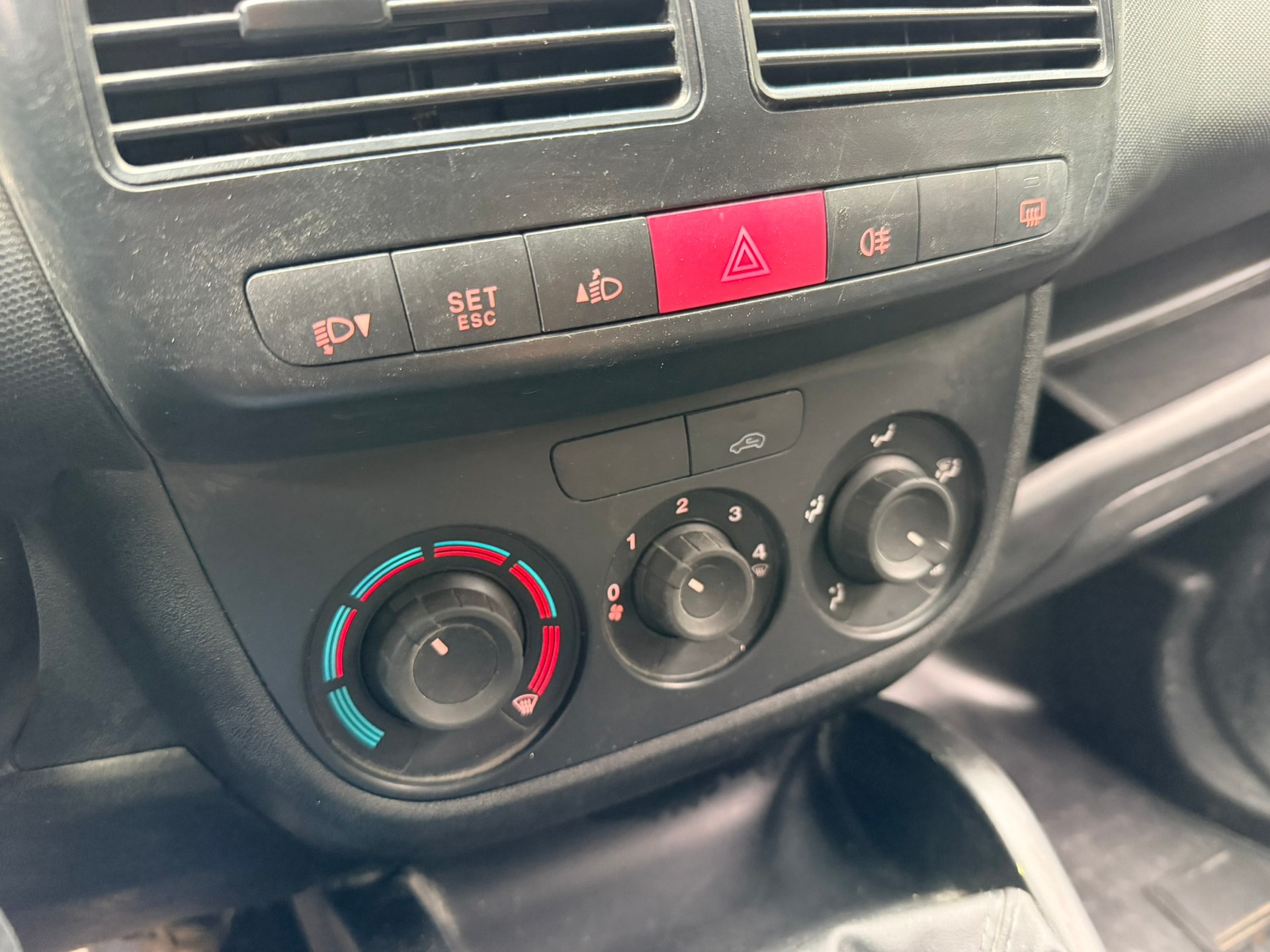 OPEL Combo 1.4 CNG Turbo ecoFLEX 2.4 L2H1-image-14