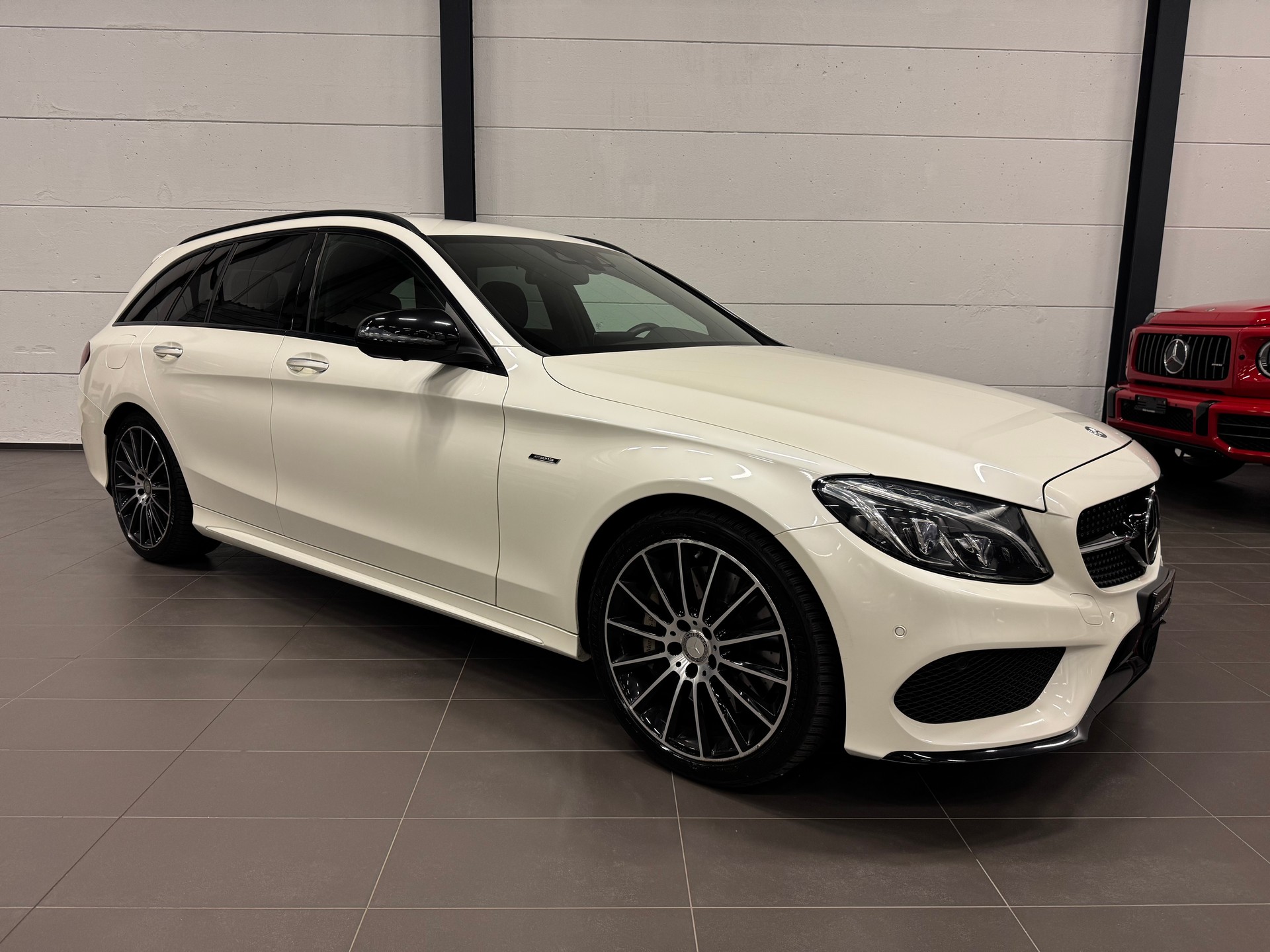 MERCEDES-BENZ C 450 AMG 4Matic 7G-Tronic-showroom-element-1