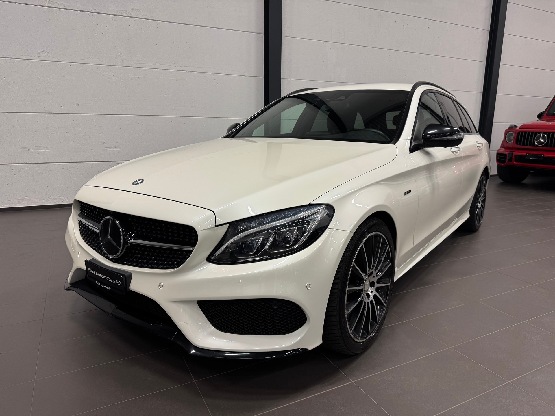 MERCEDES-BENZ C 450 AMG 4Matic 7G-Tronic-showroom-element-2