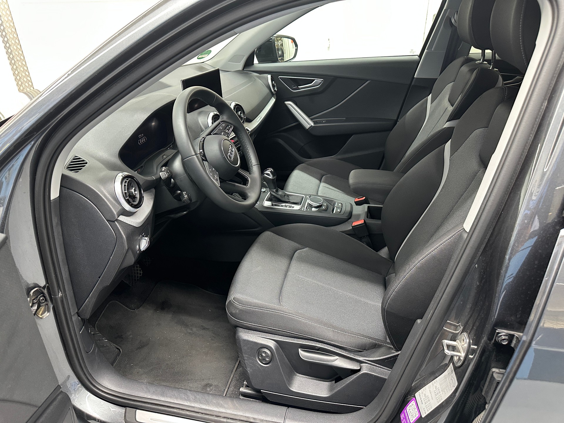 AUDI Q2 35 TFSI S line S-tronic-image-7