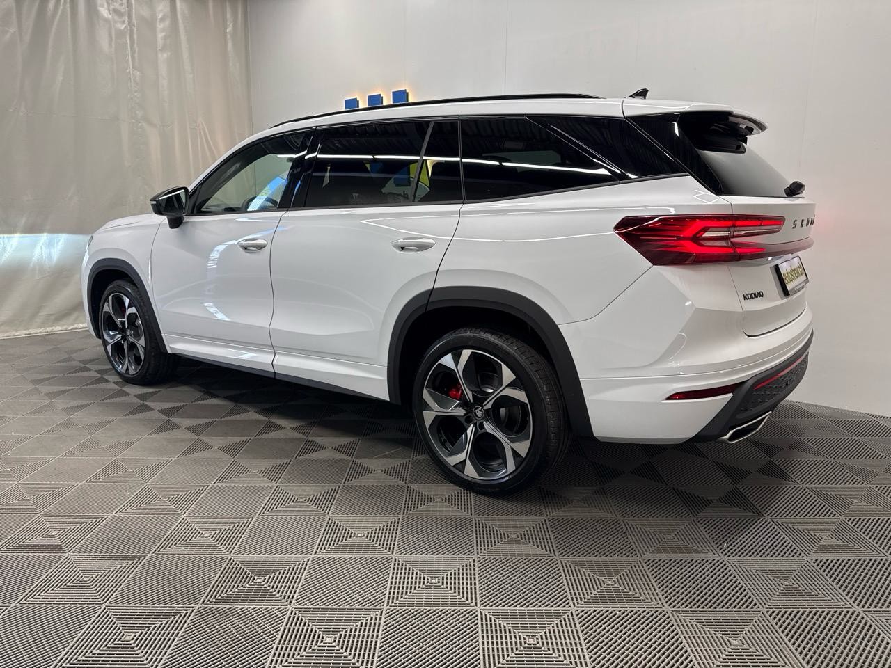 SKODA Kodiaq 2.0 TSI RS 4x4-showroom-element-1