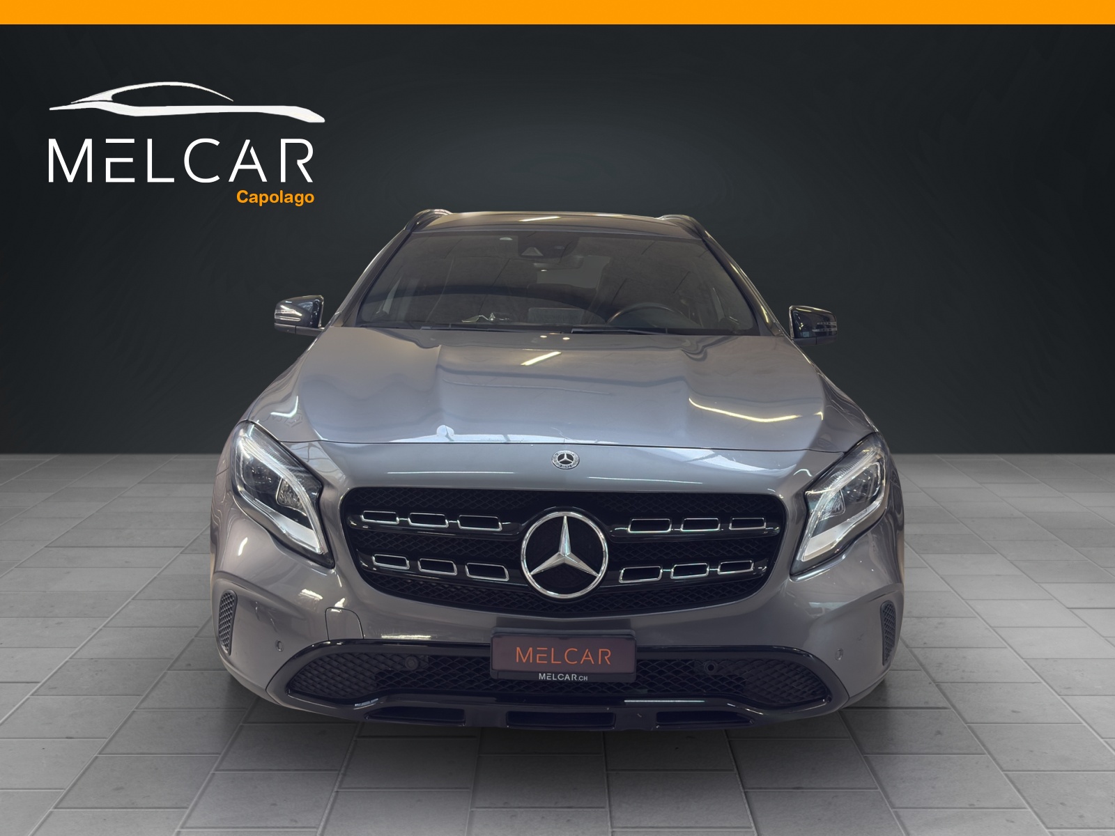 MERCEDES-BENZ GLA 200 Night Star 7G-DCT-image-2