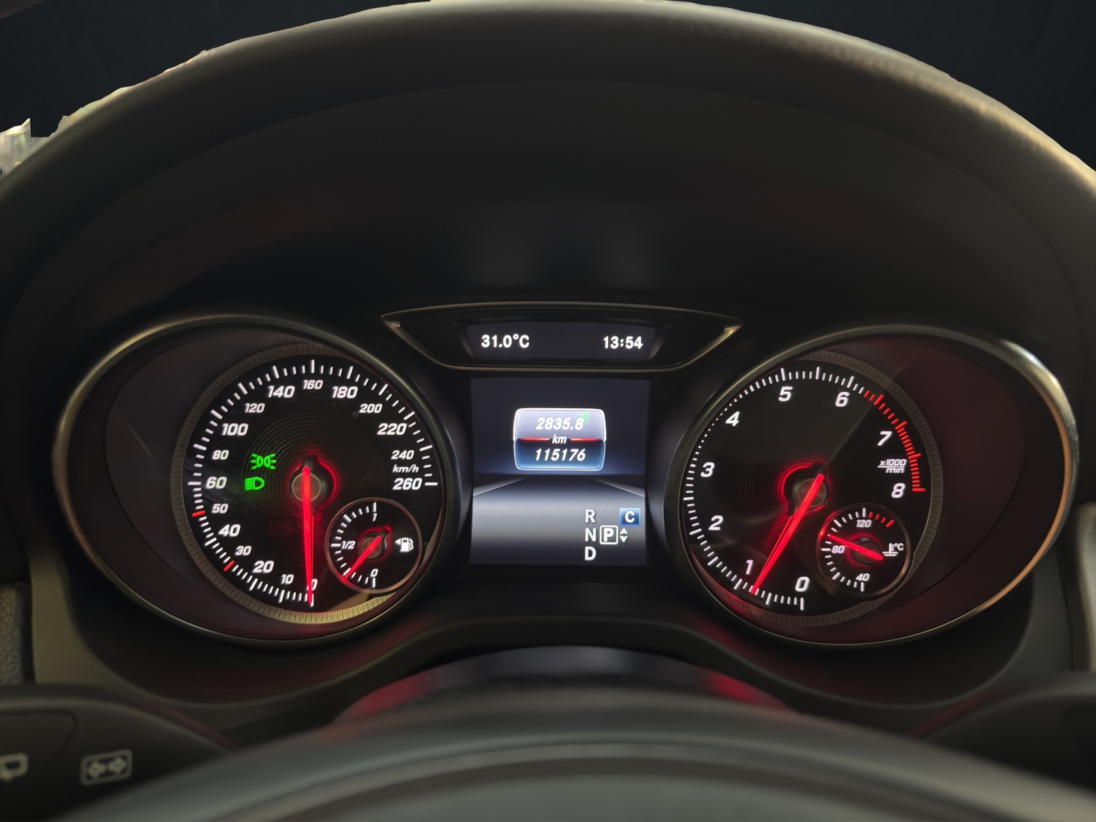 MERCEDES-BENZ GLA 200 Night Star 7G-DCT-image-15