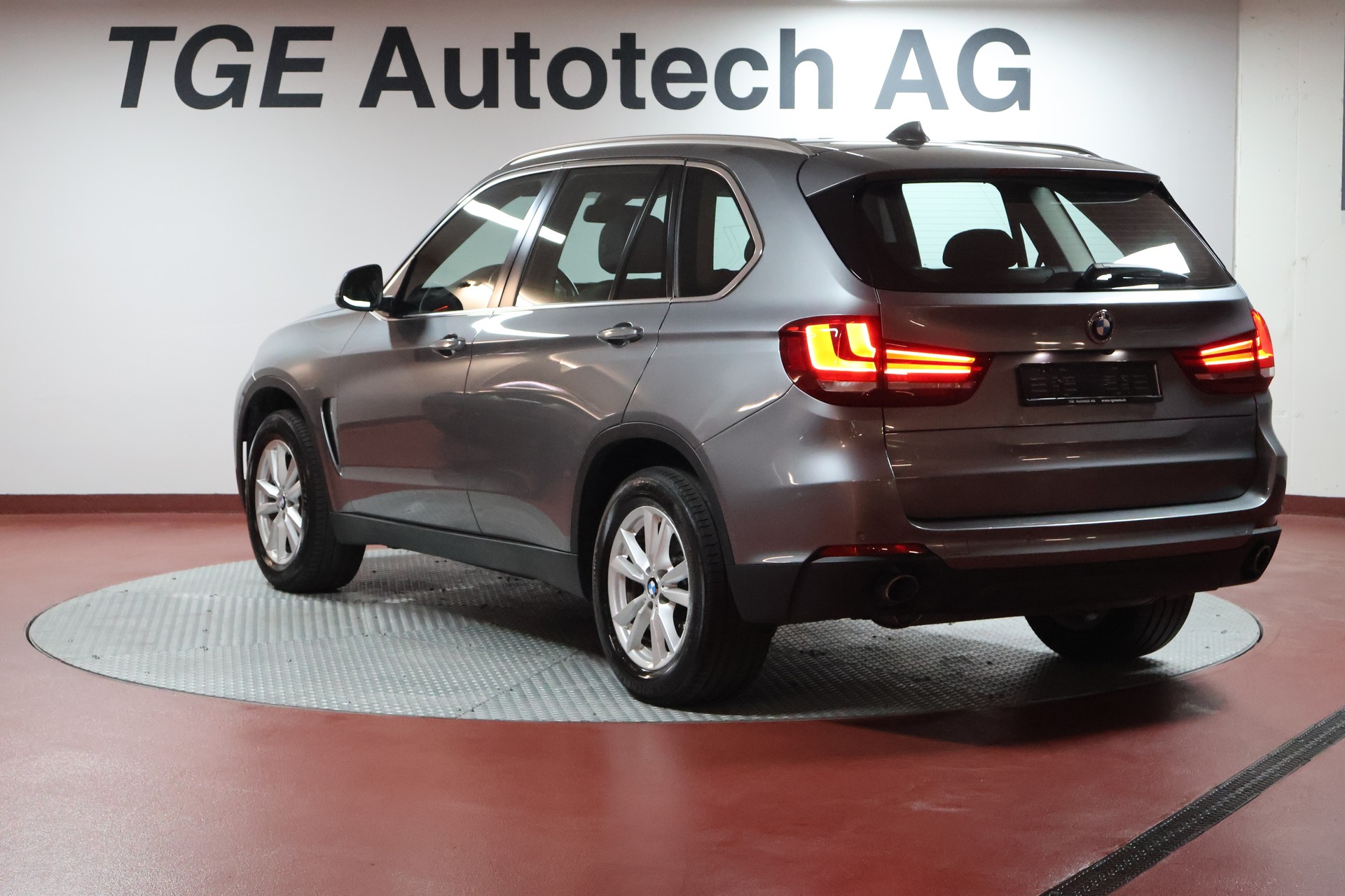 BMW X5 xDrive 35i Steptronic-image-18