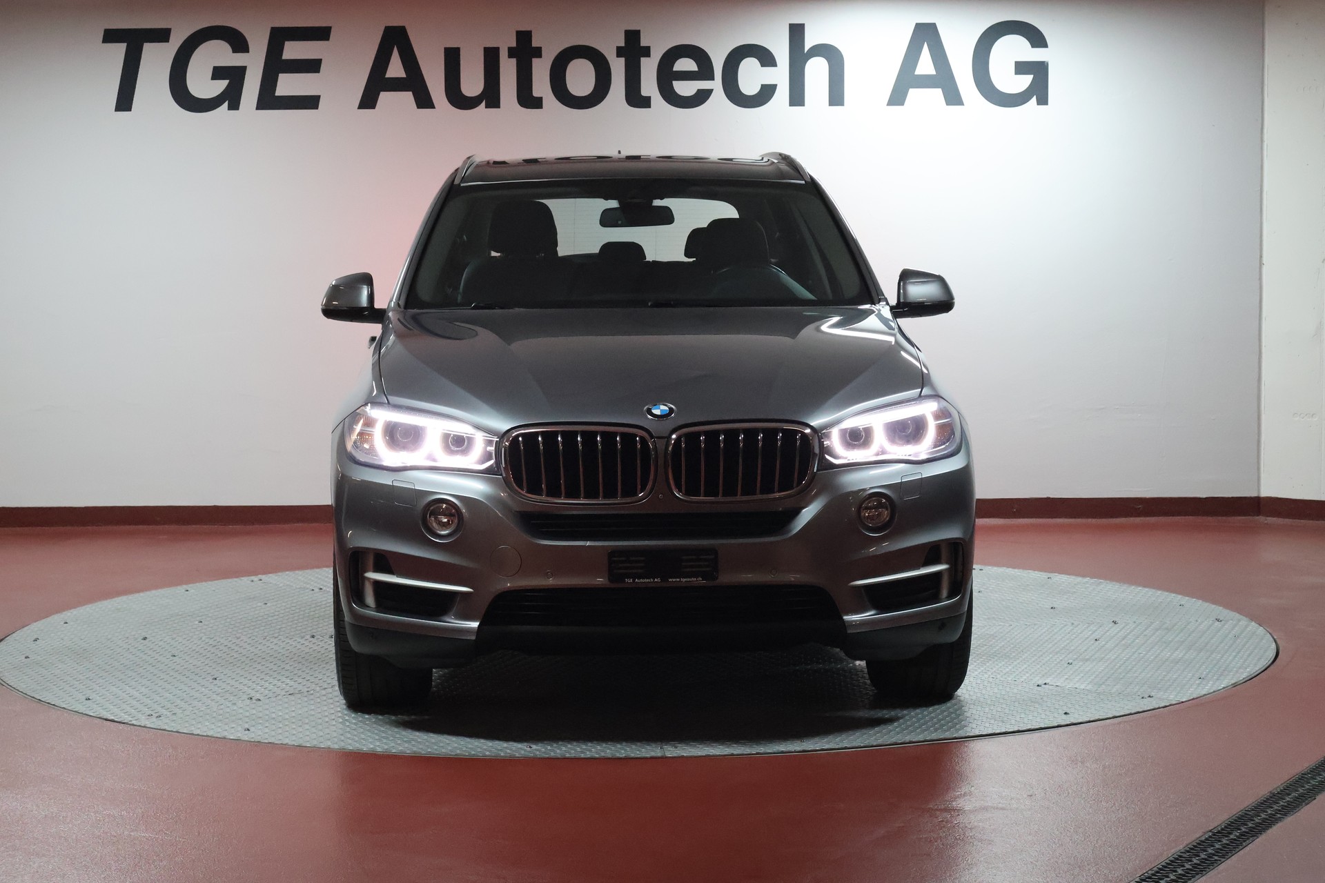 BMW X5 xDrive 35i Steptronic-showroom-element-1