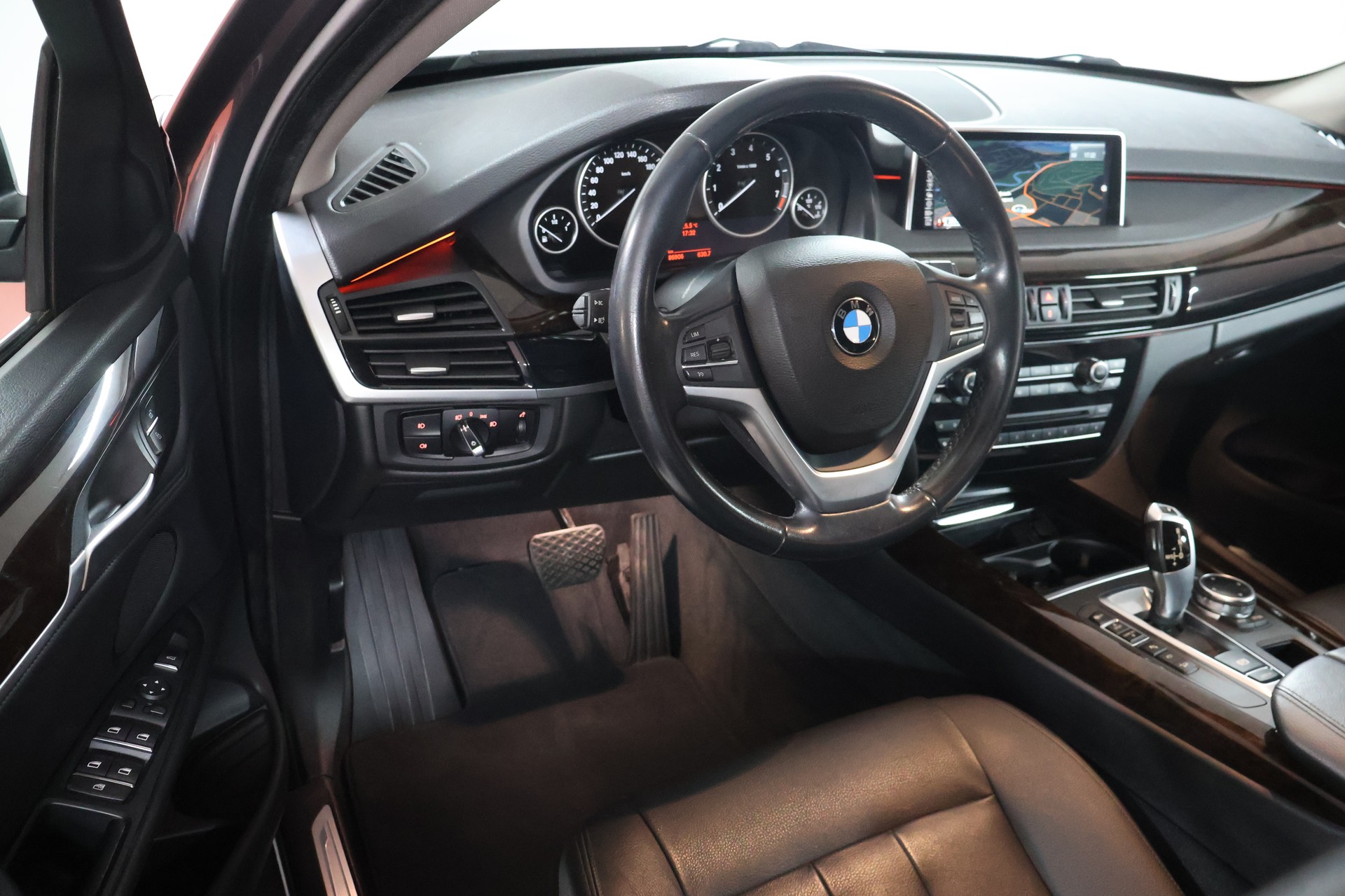 BMW X5 xDrive 35i Steptronic-image-6