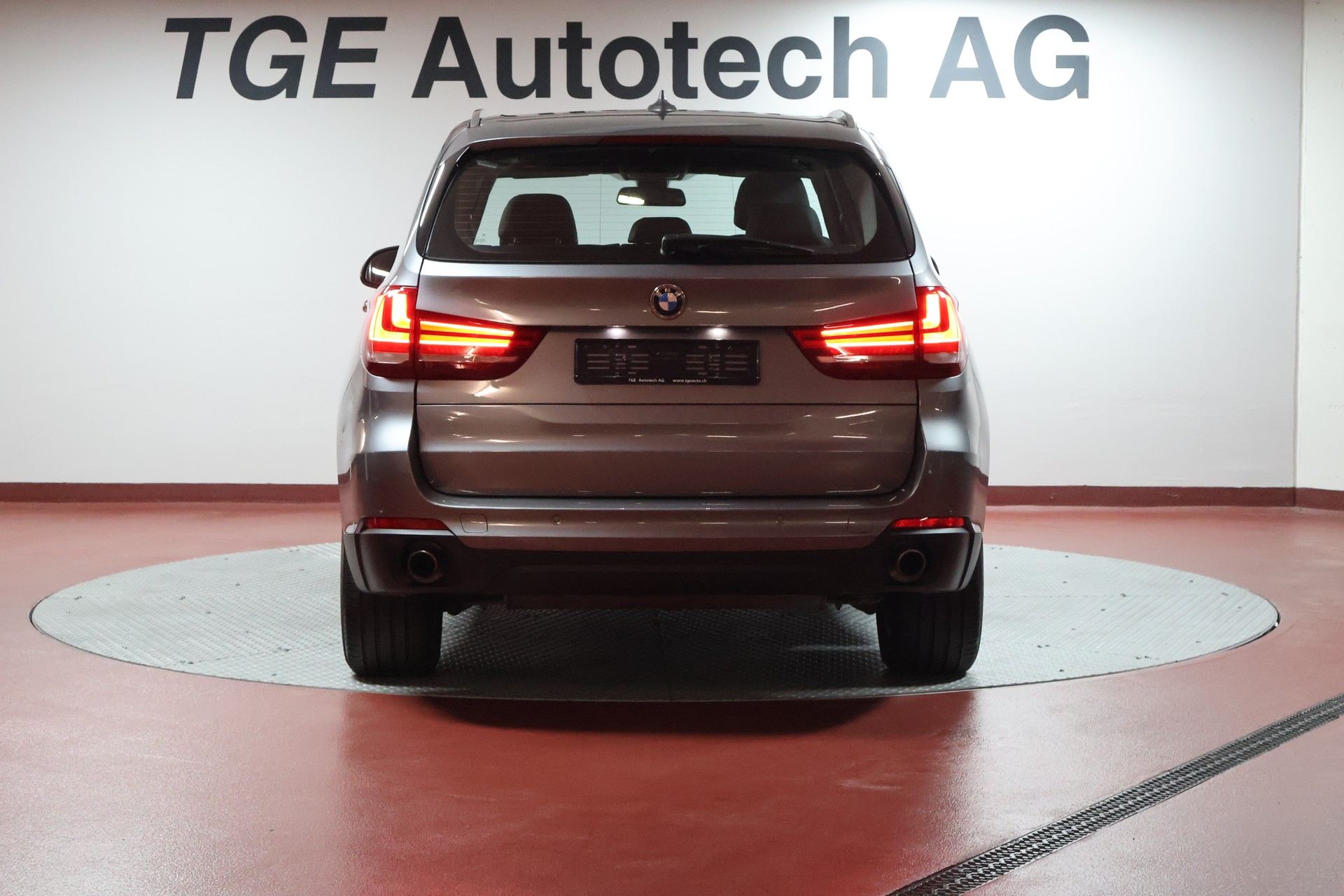 BMW X5 xDrive 35i Steptronic-image-19