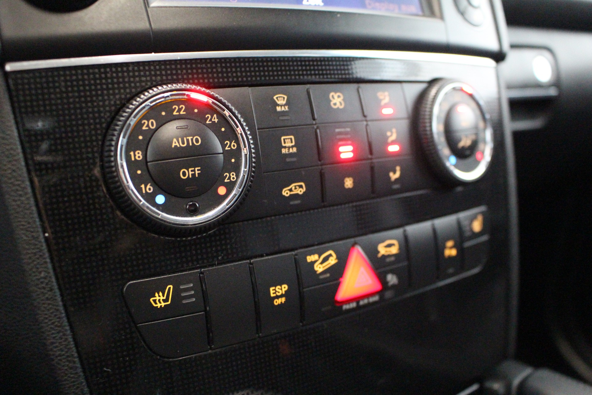 MERCEDES-BENZ ML 300 CDI BlueEF-image-17
