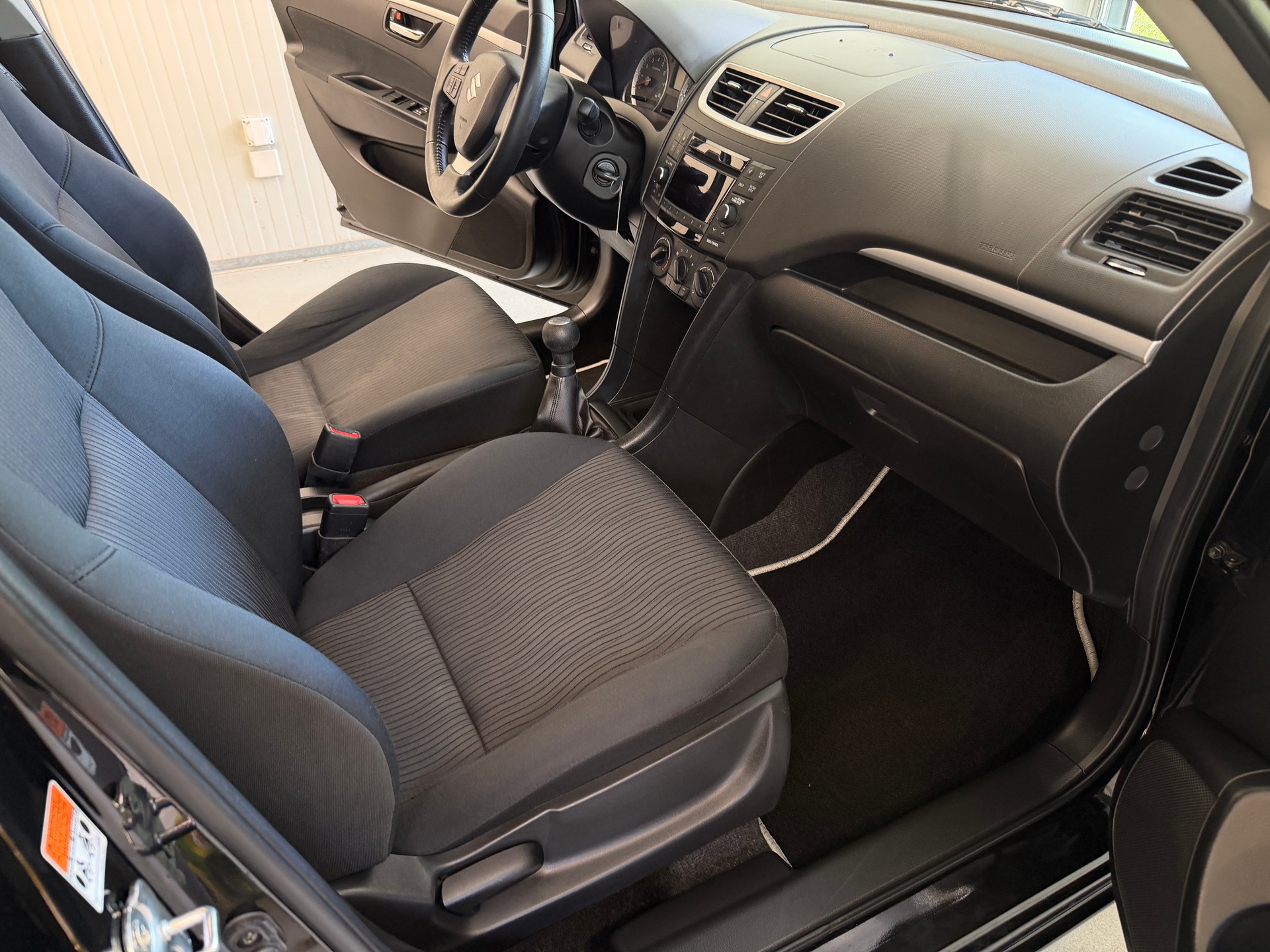 SUZUKI Swift 1.2i 16V GL 4x4-image-16