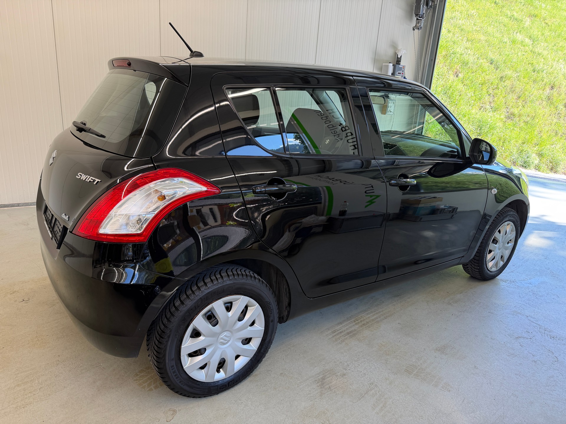 SUZUKI Swift 1.2i 16V GL 4x4-showroom-element-2